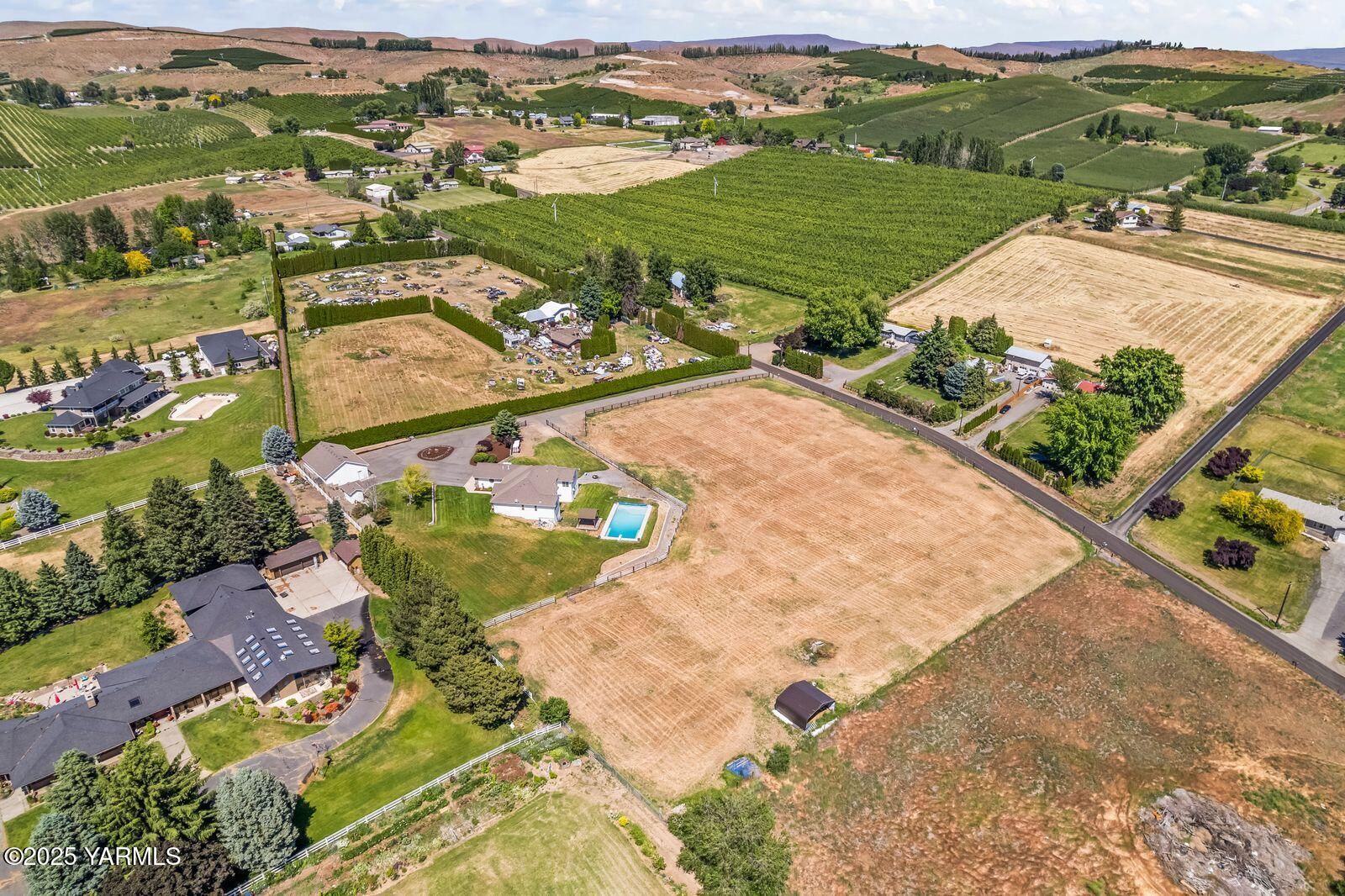 190 Shadbolt Rd