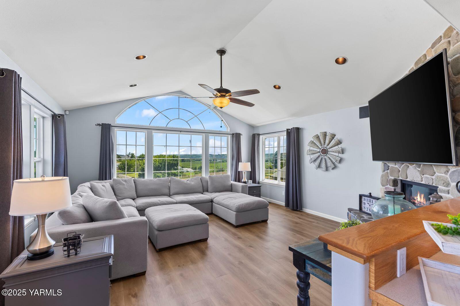 190 Shadbolt Rd