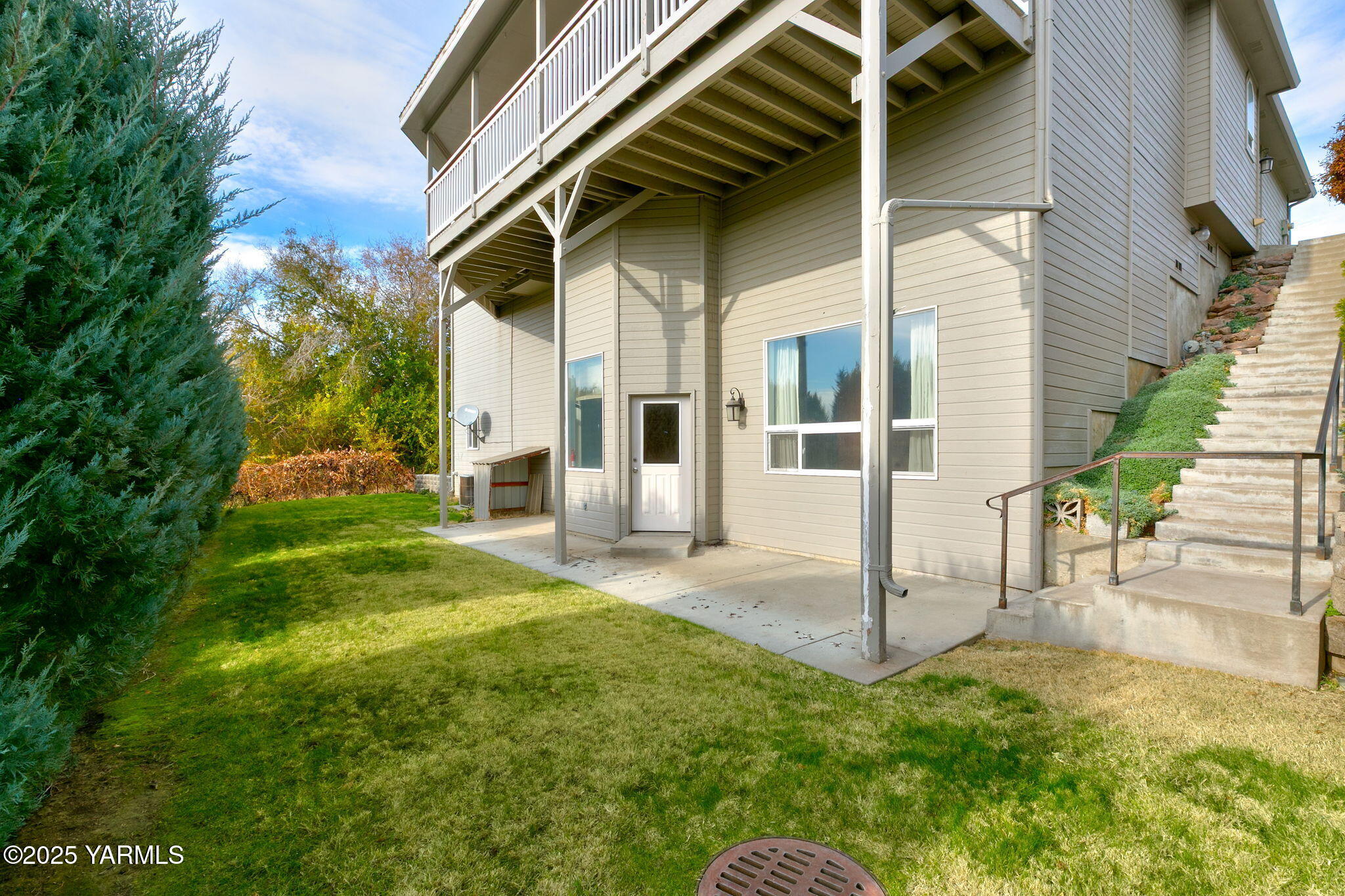 7516 Meadow Ln