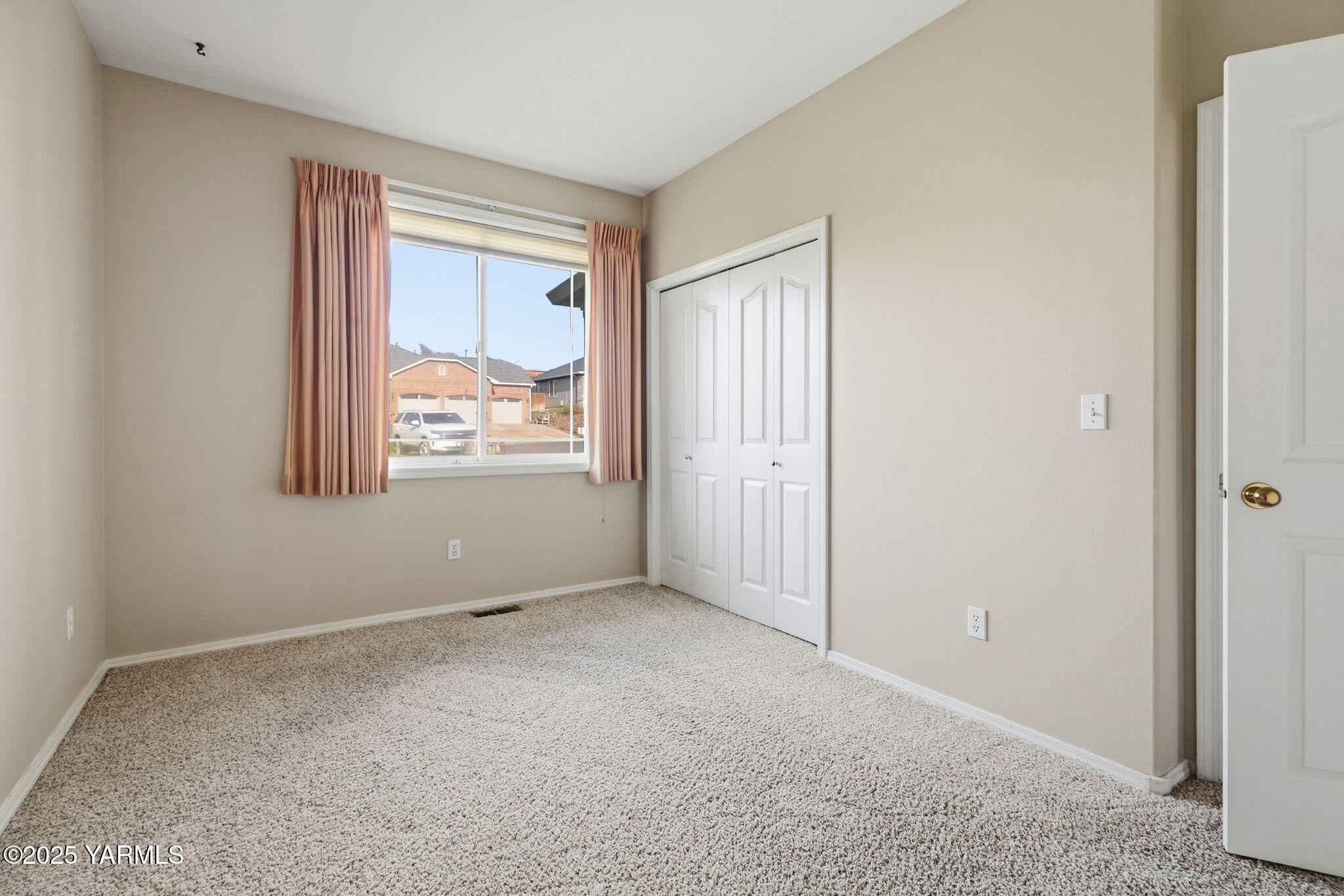 7516 Meadow Ln