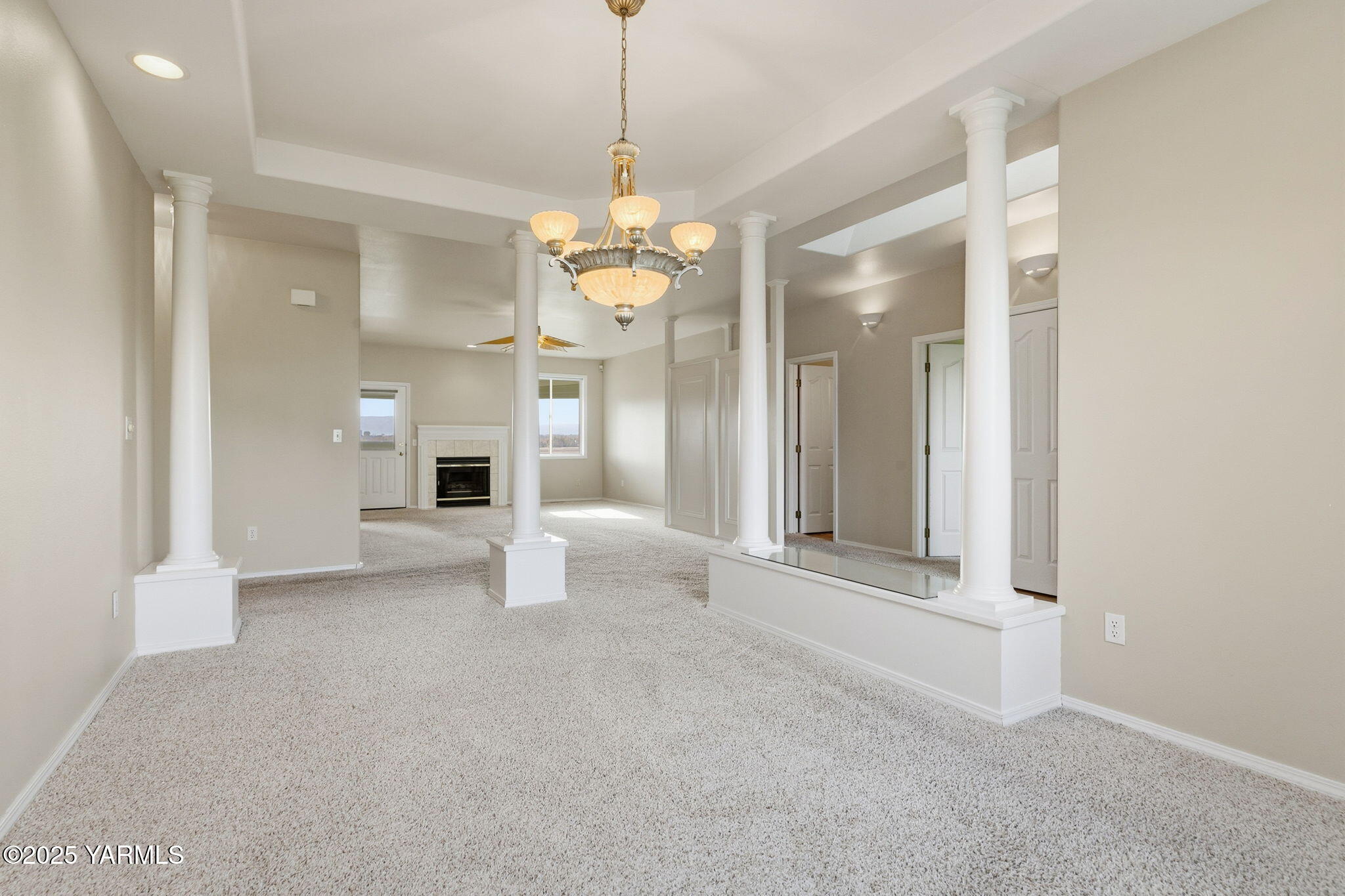 7516 Meadow Ln