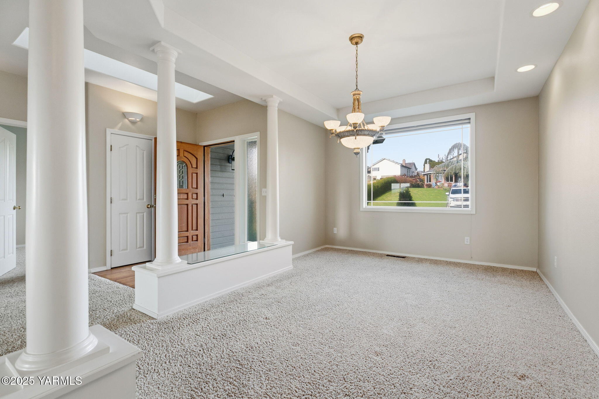 7516 Meadow Ln