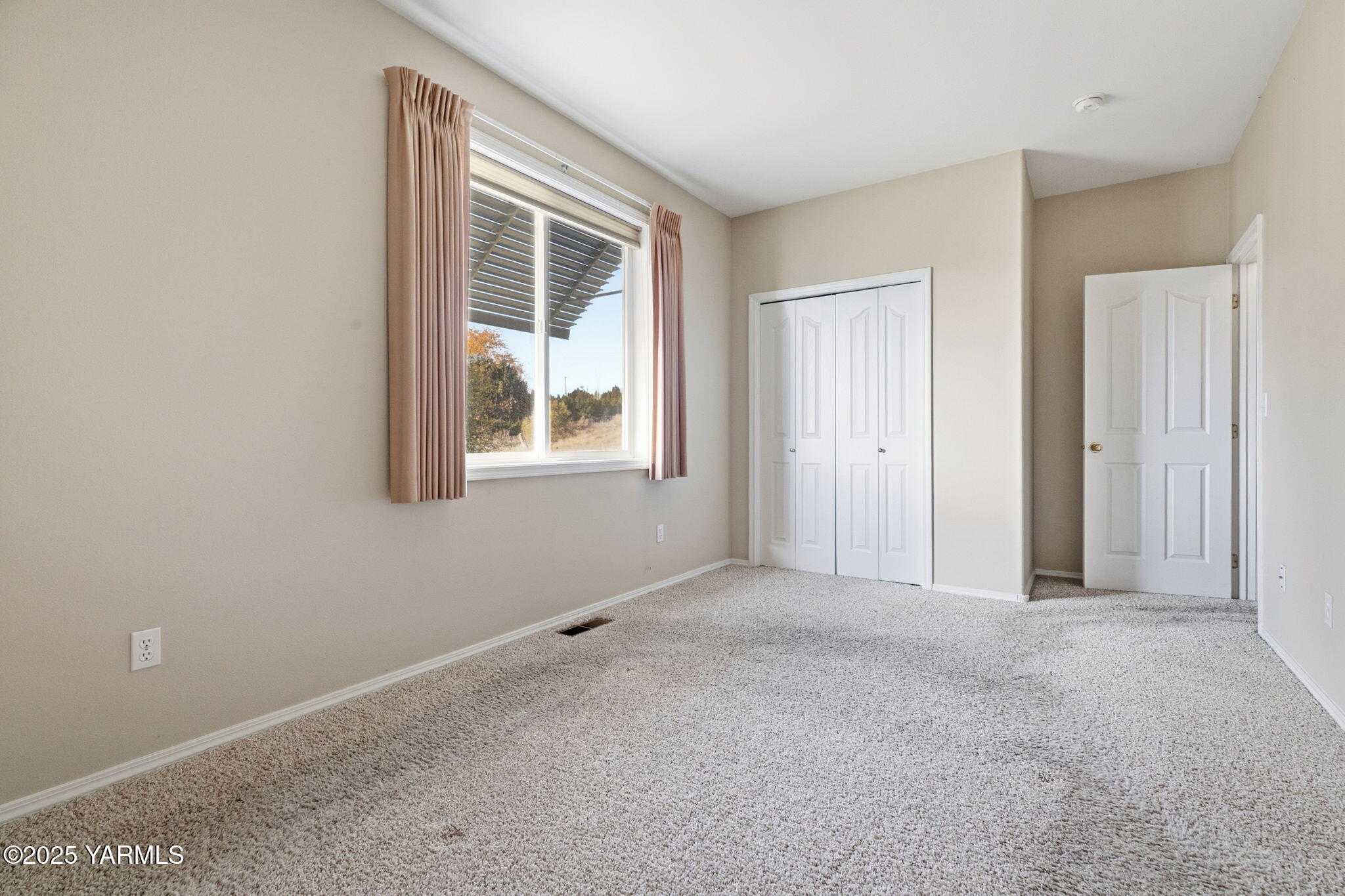 7516 Meadow Ln