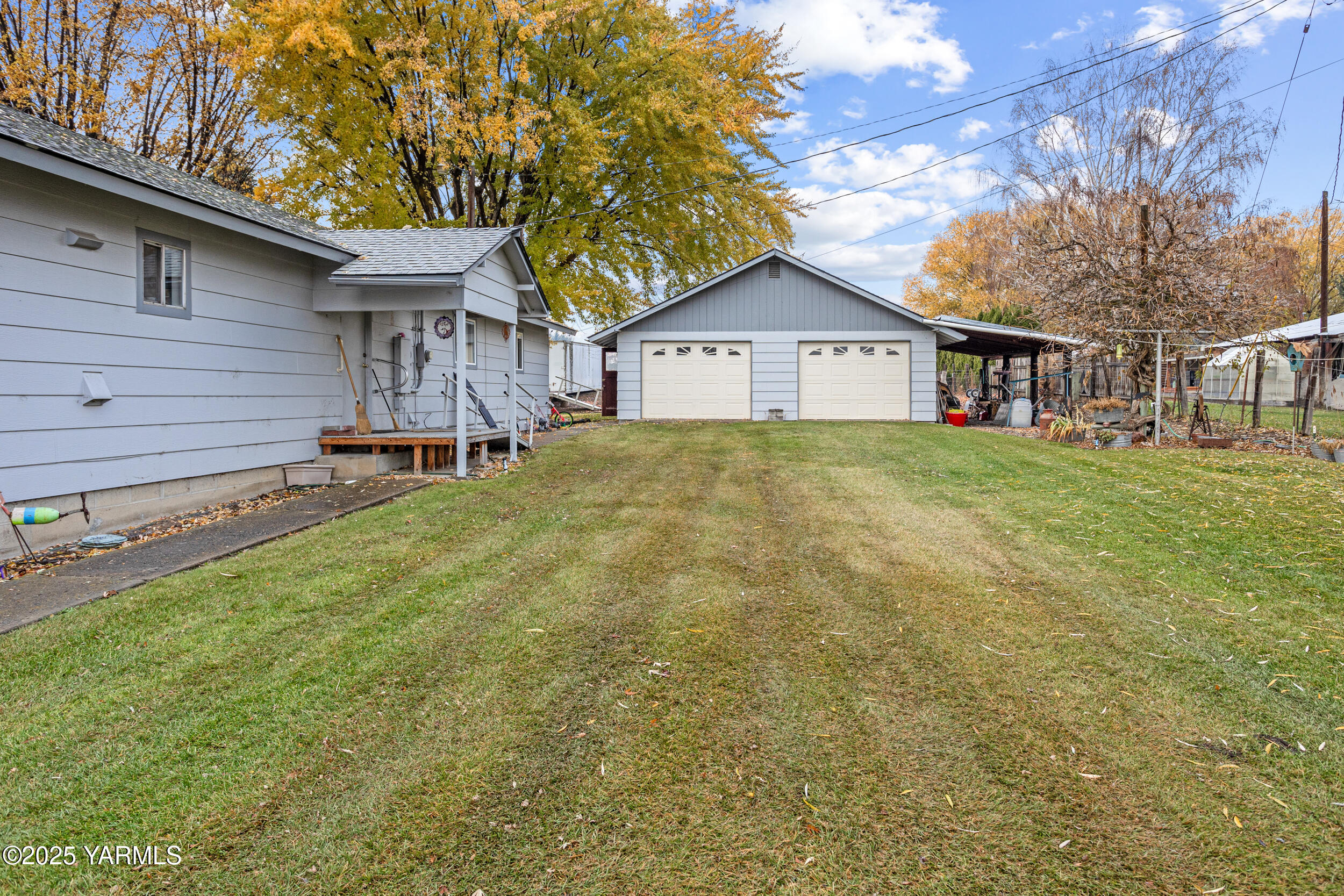 2760 Selah Loop Rd