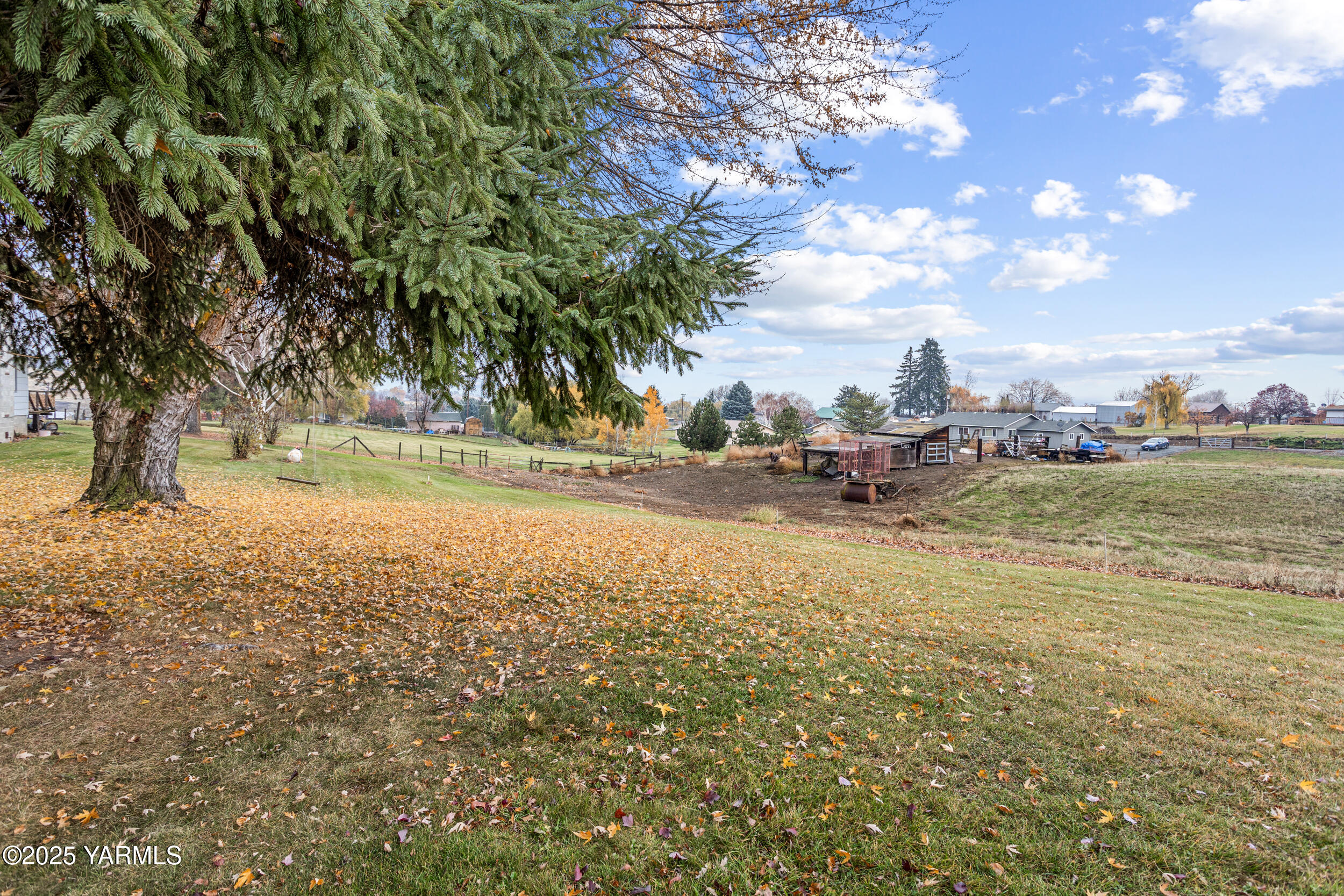 2760 Selah Loop Rd