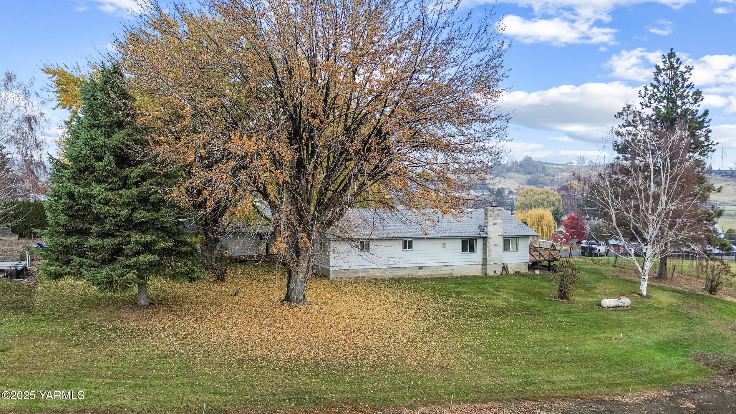 2760 Selah Loop Rd
