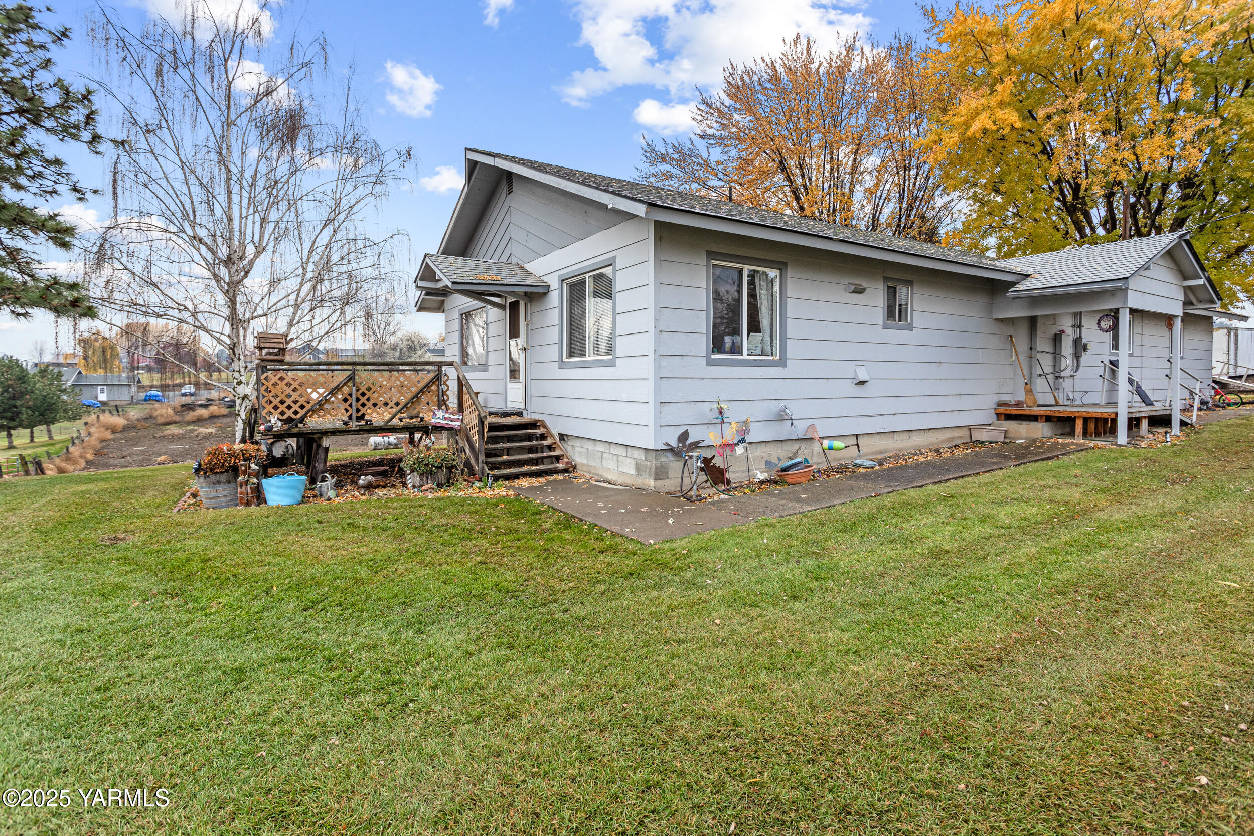 2760 Selah Loop Rd