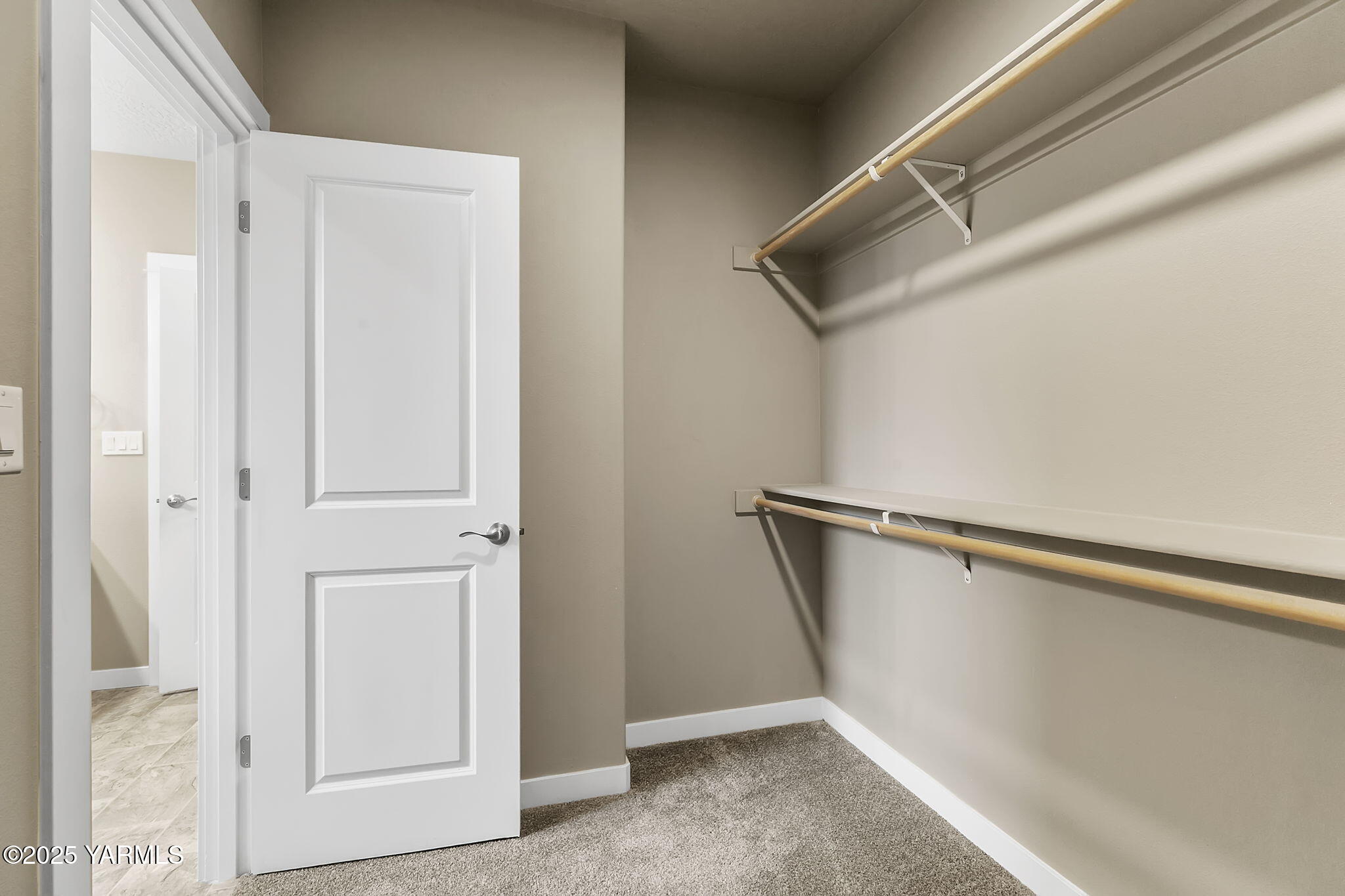 6109 Cottonwood Lp