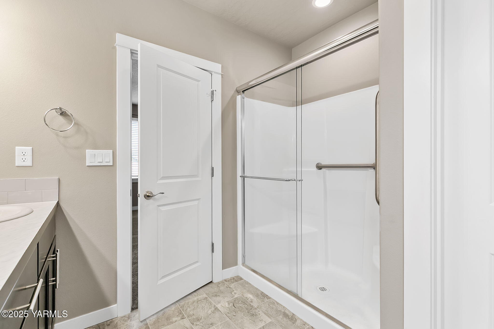 6109 Cottonwood Lp