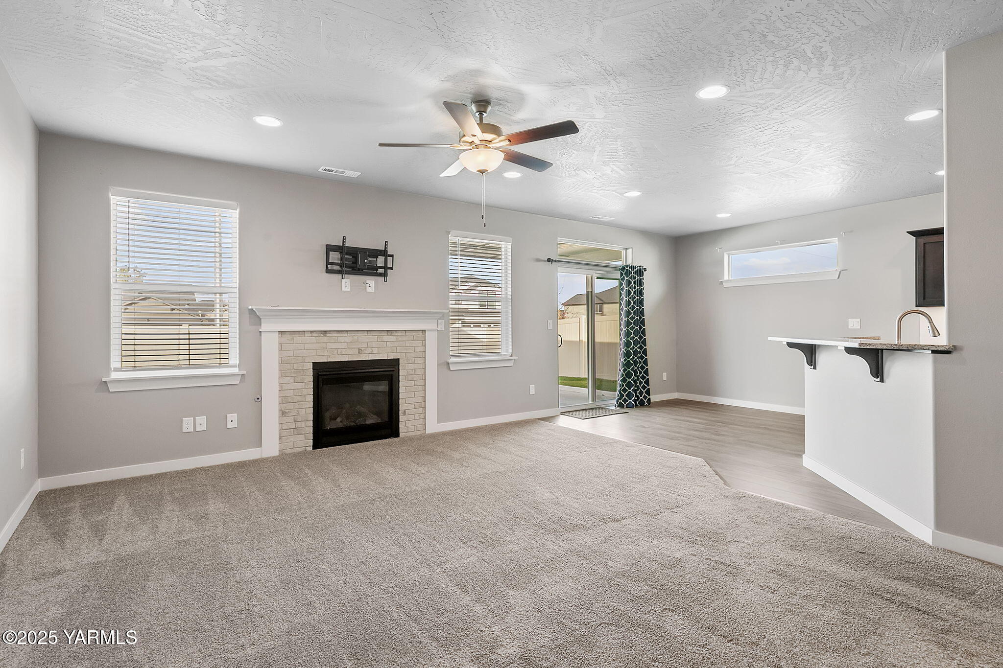 6109 Cottonwood Lp