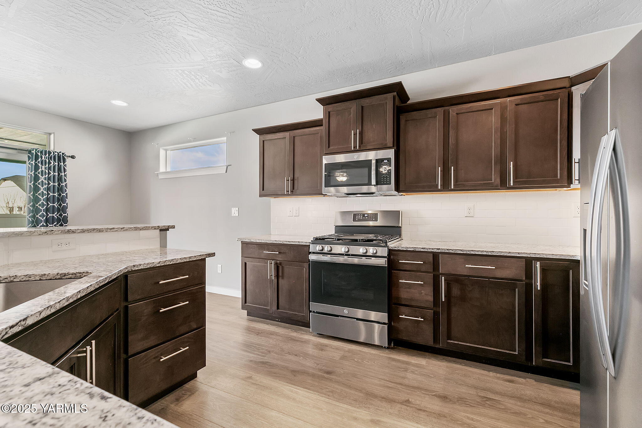 6109 Cottonwood Lp