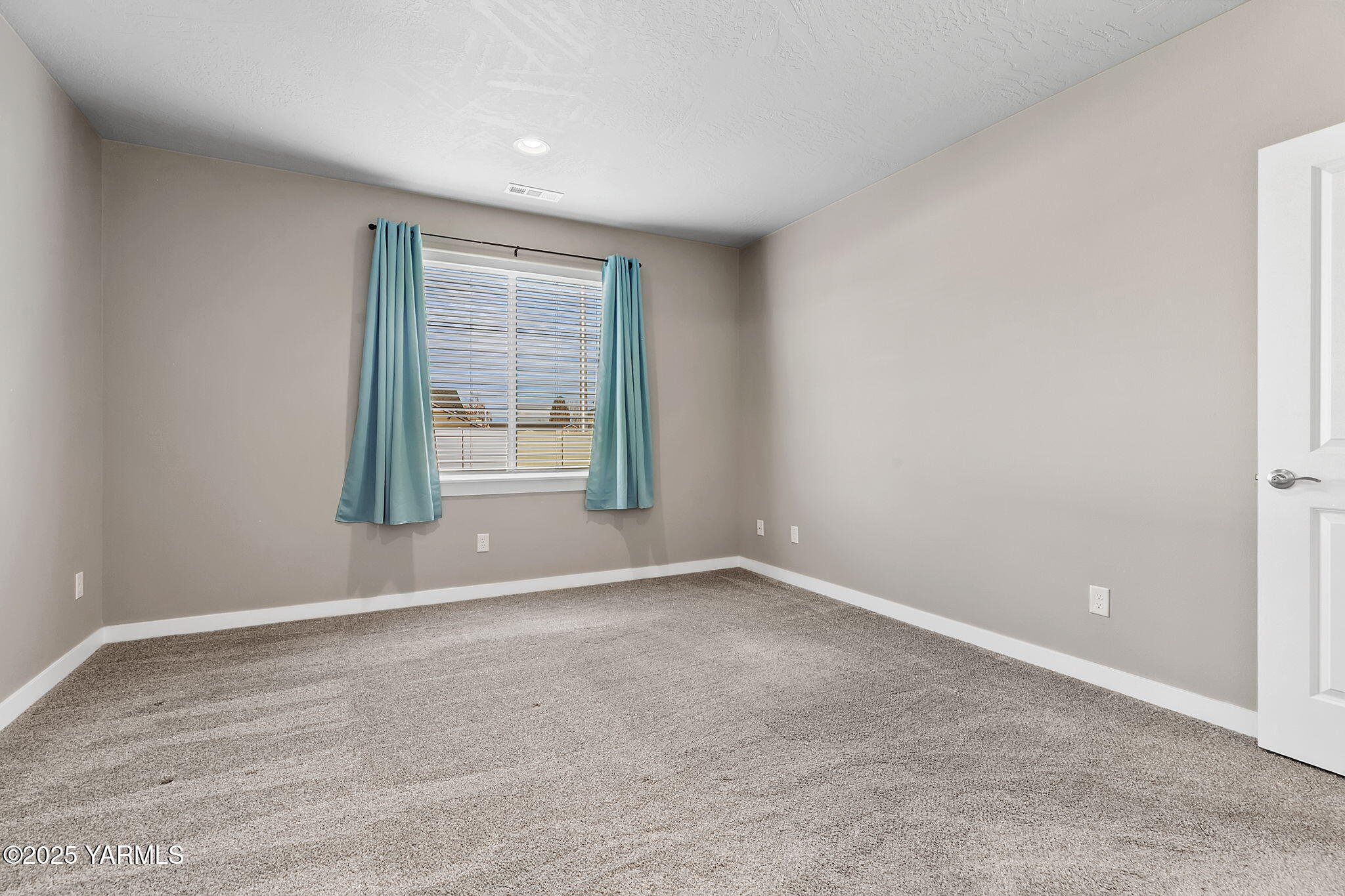 6109 Cottonwood Lp