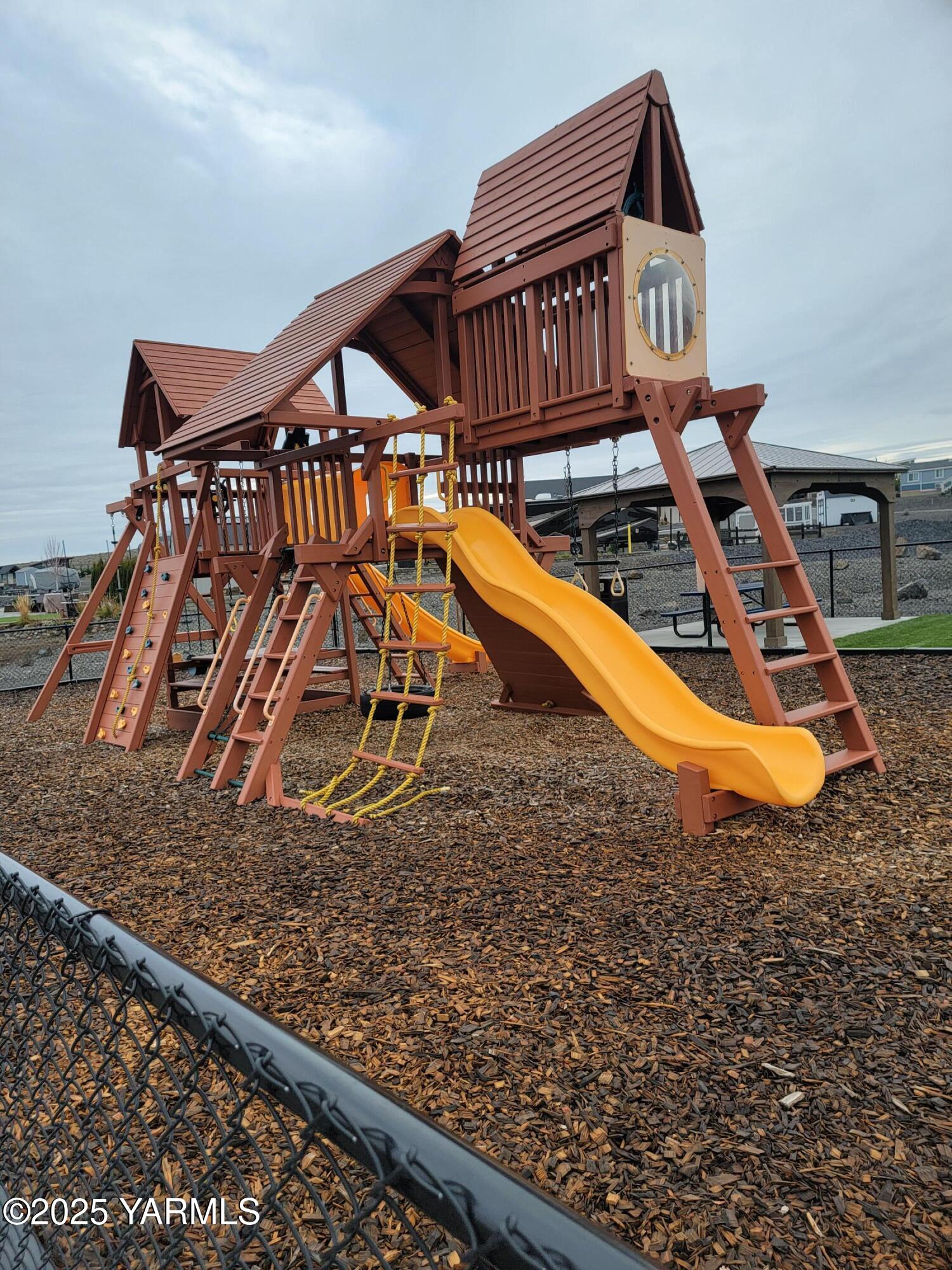 2945 Naches Wenas Rd Unit: 16