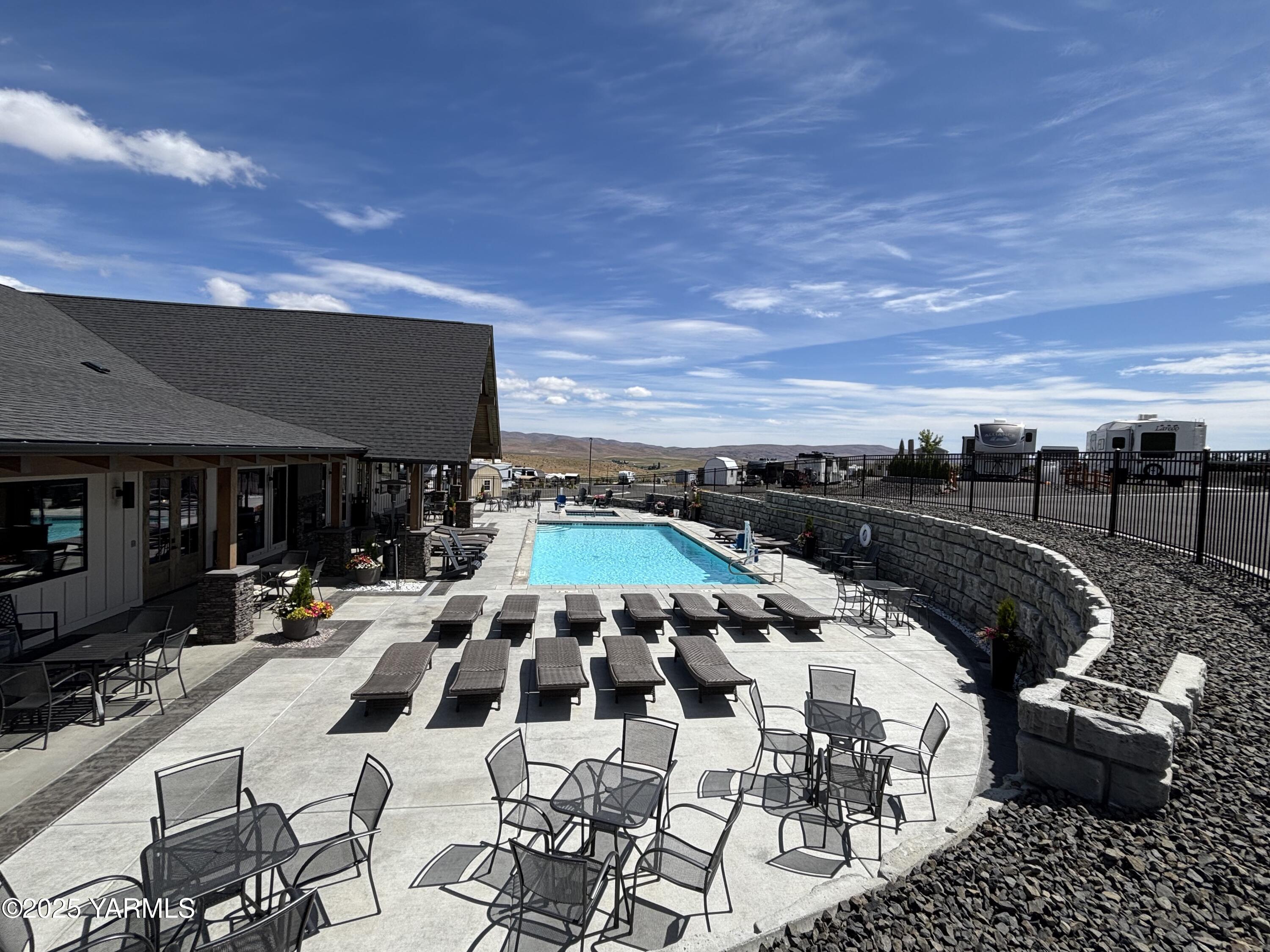 2945 Naches Wenas Rd Unit: 16