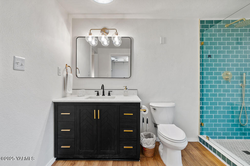 121 N 52nd Ave