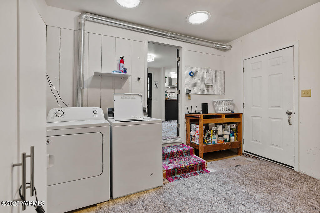 121 N 52nd Ave