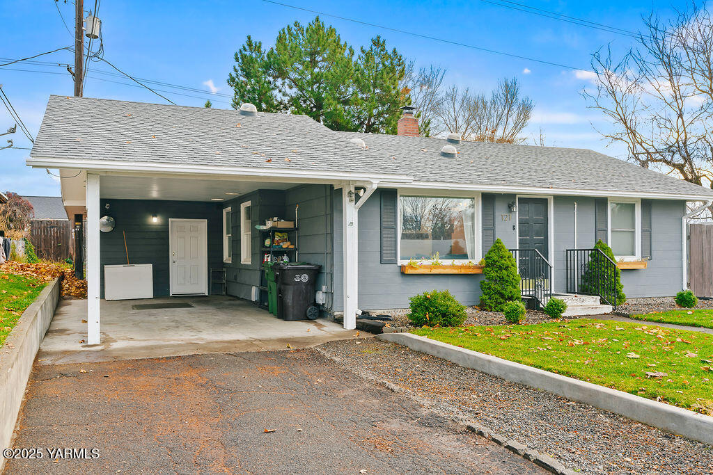 121 N 52nd Ave