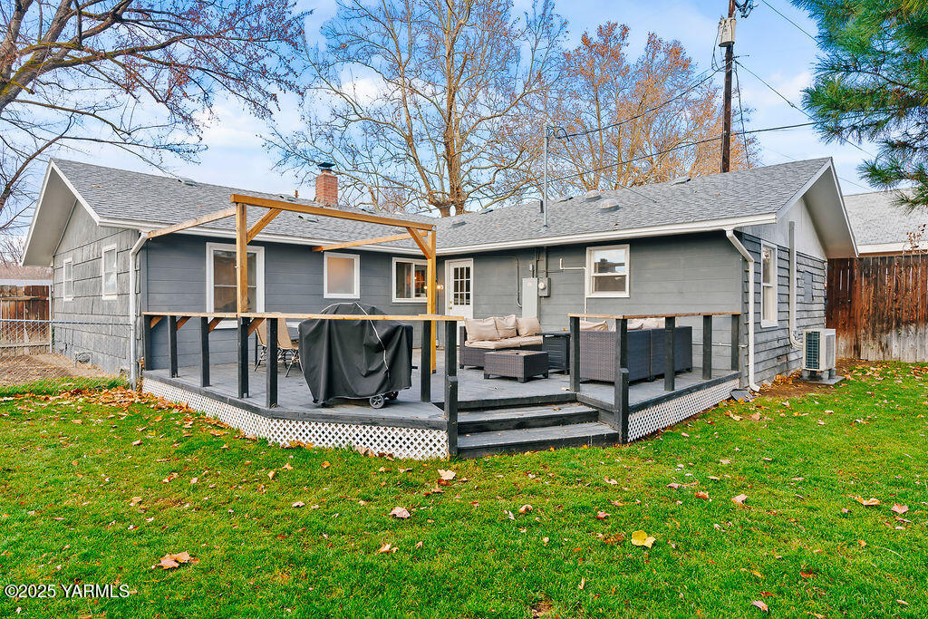 121 N 52nd Ave