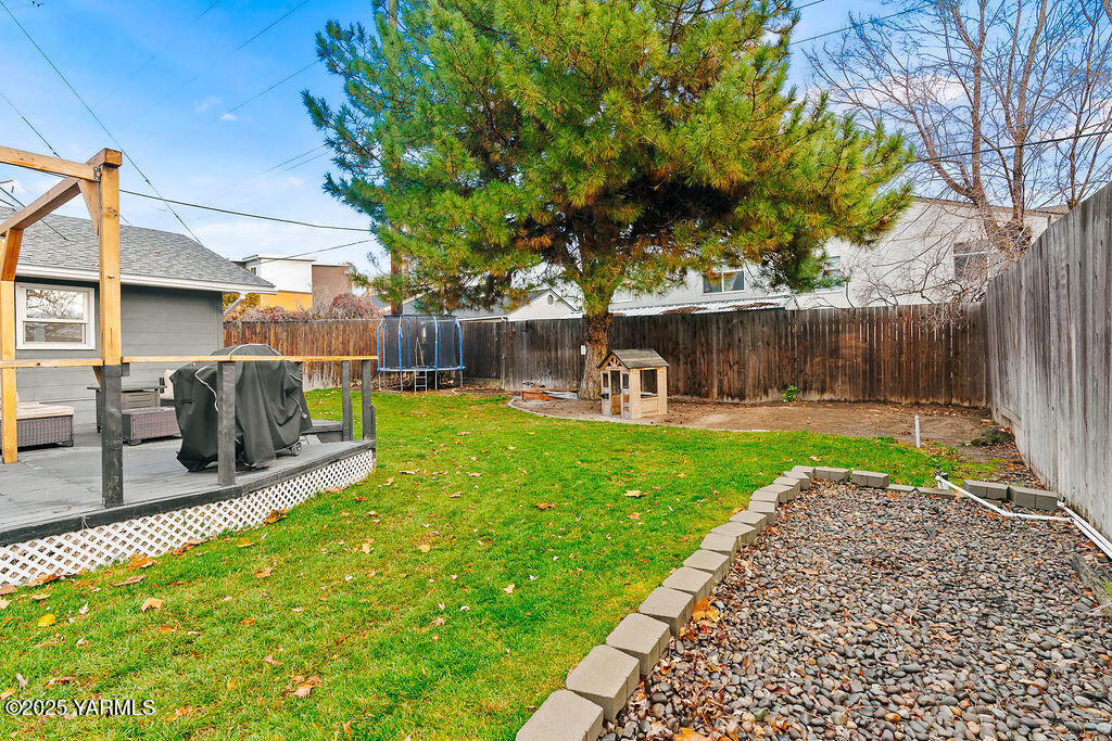 121 N 52nd Ave