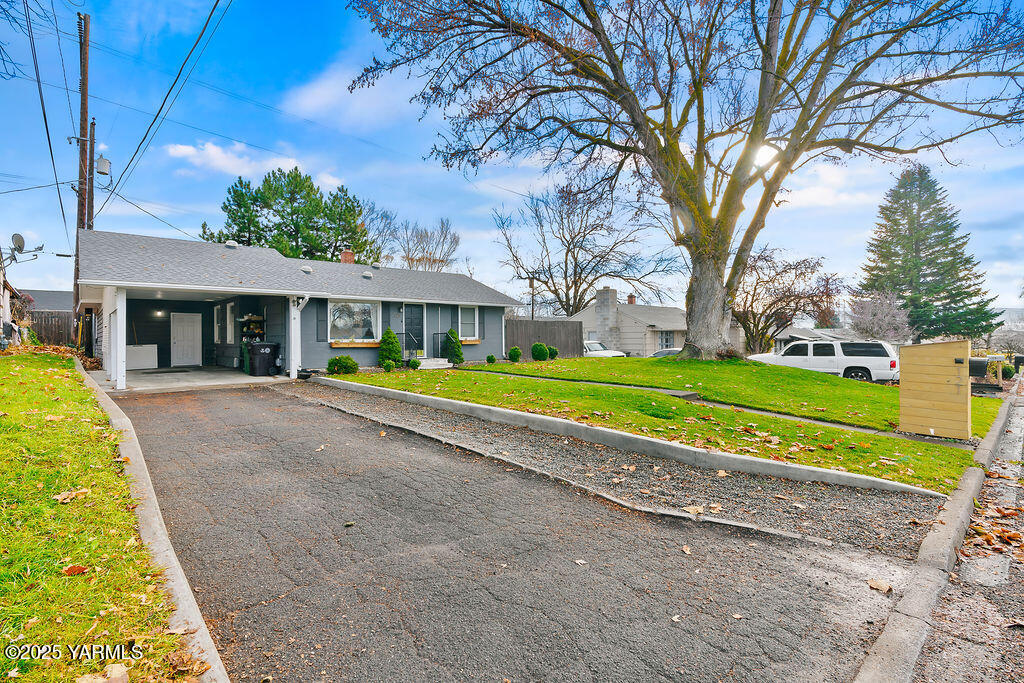 121 N 52nd Ave