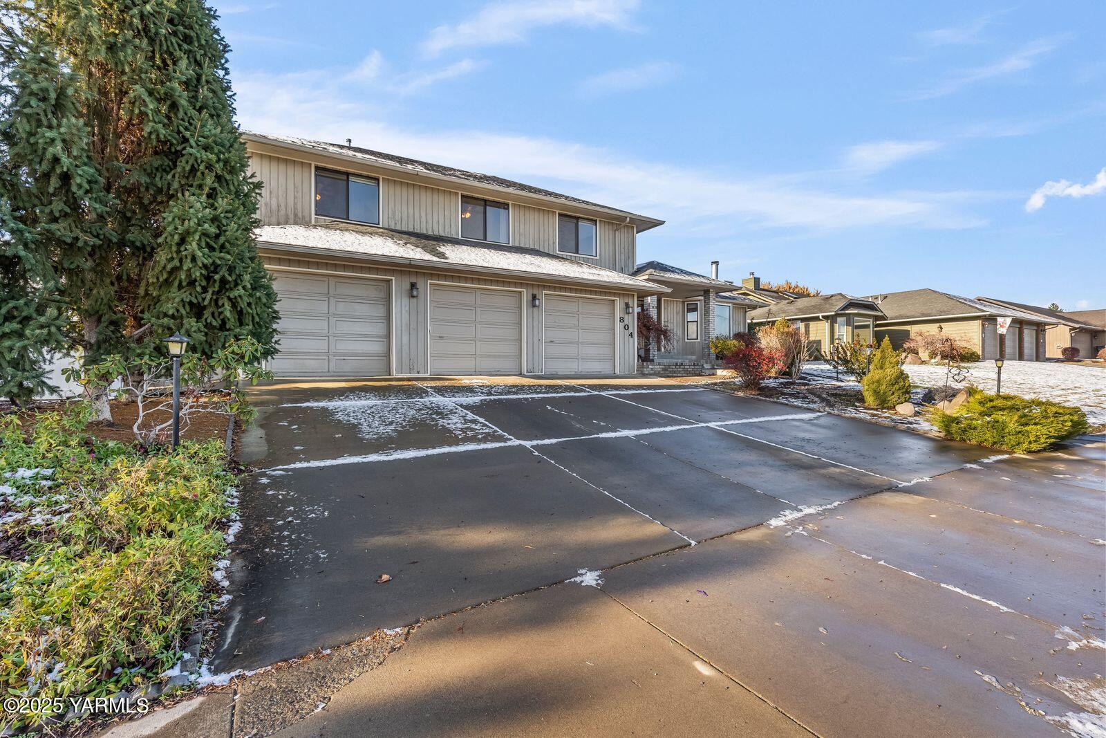 804 S 56th Ave