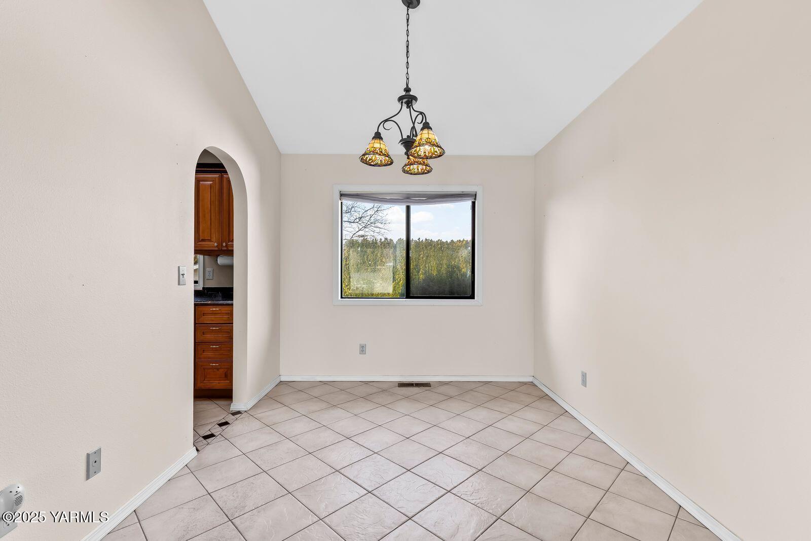 804 S 56th Ave