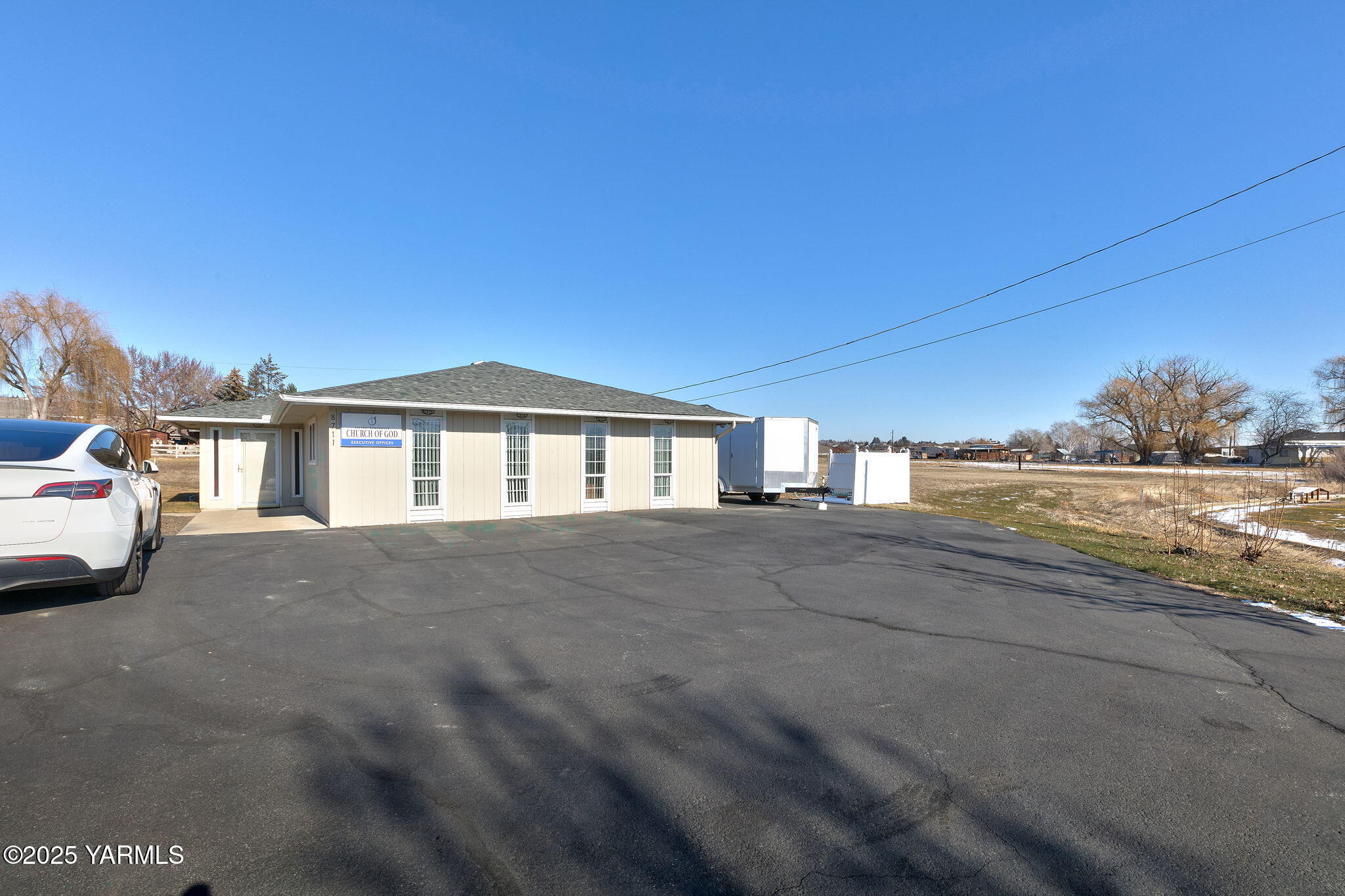 8713- 8711 Tieton Dr