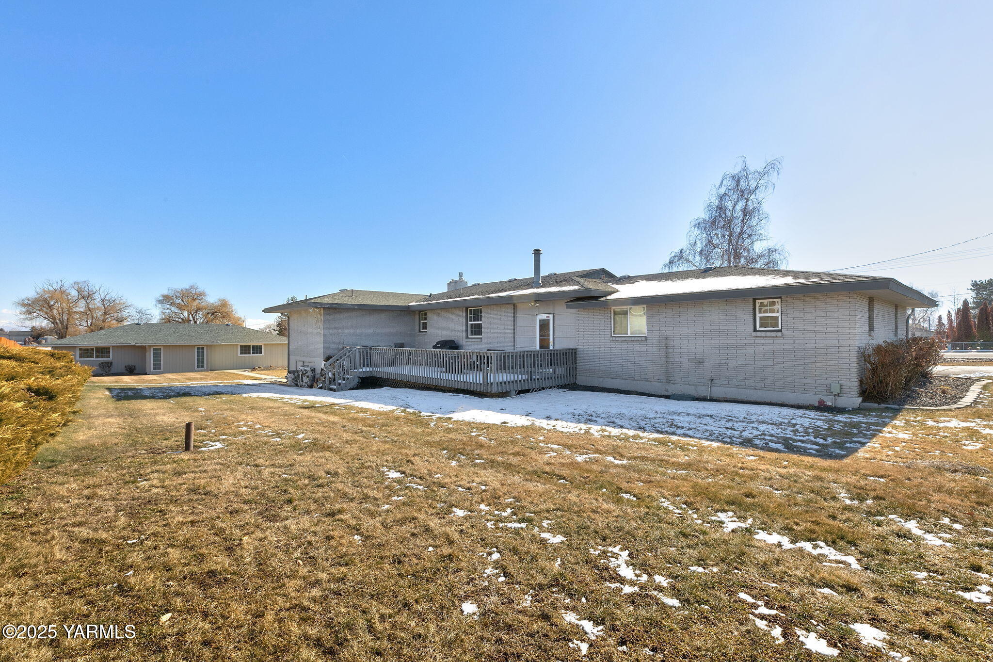 8713- 8711 Tieton Dr