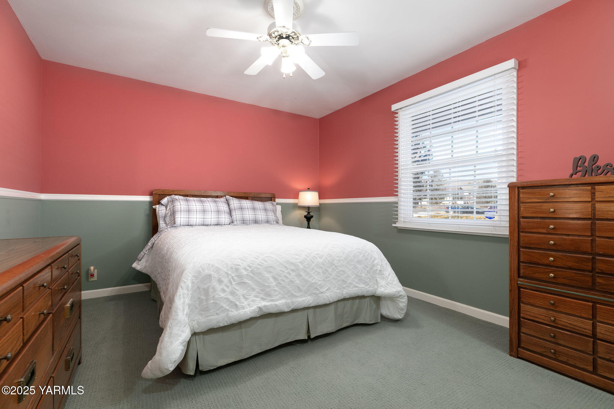 8713- 8711 Tieton Dr