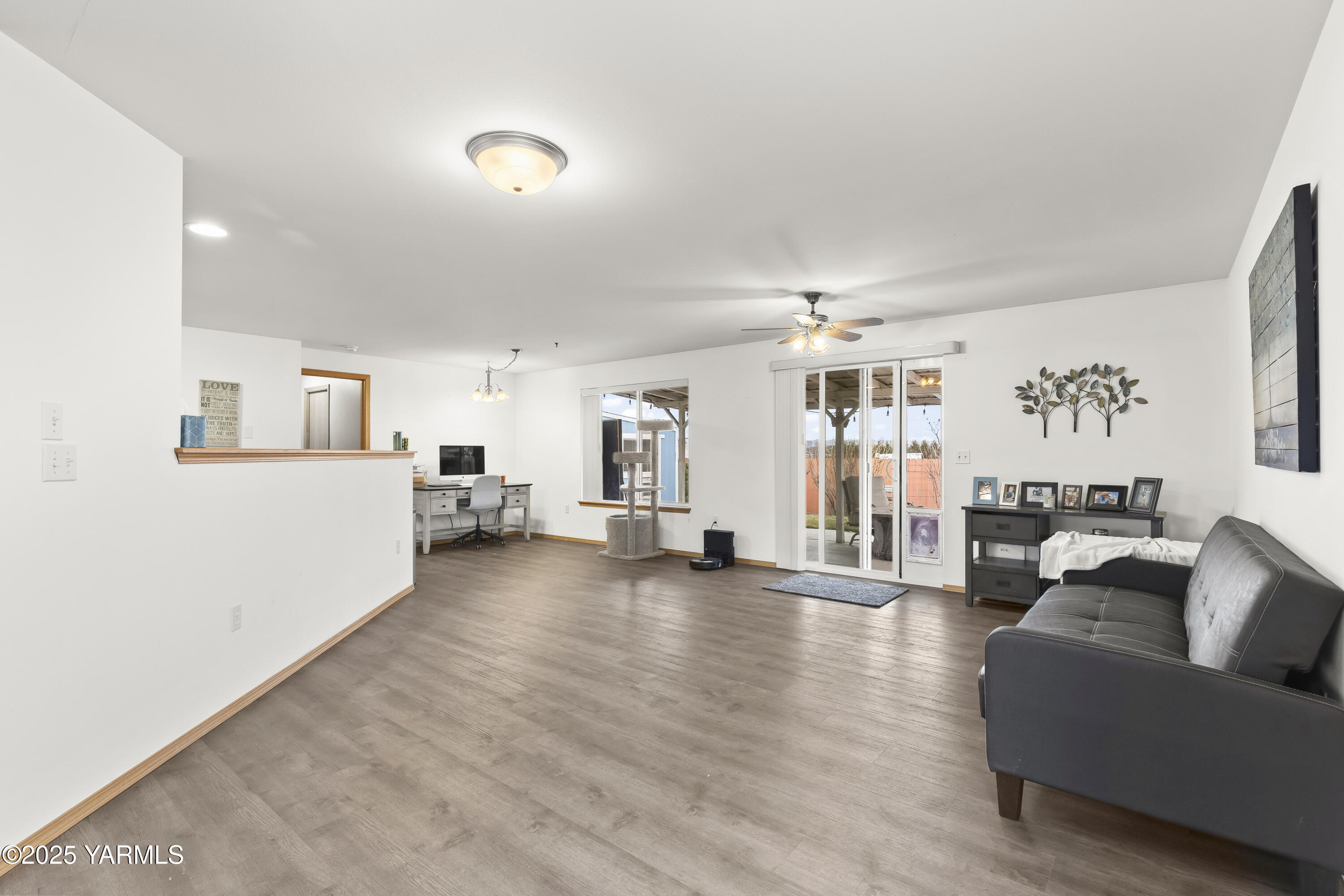 2514 S 78th Ave