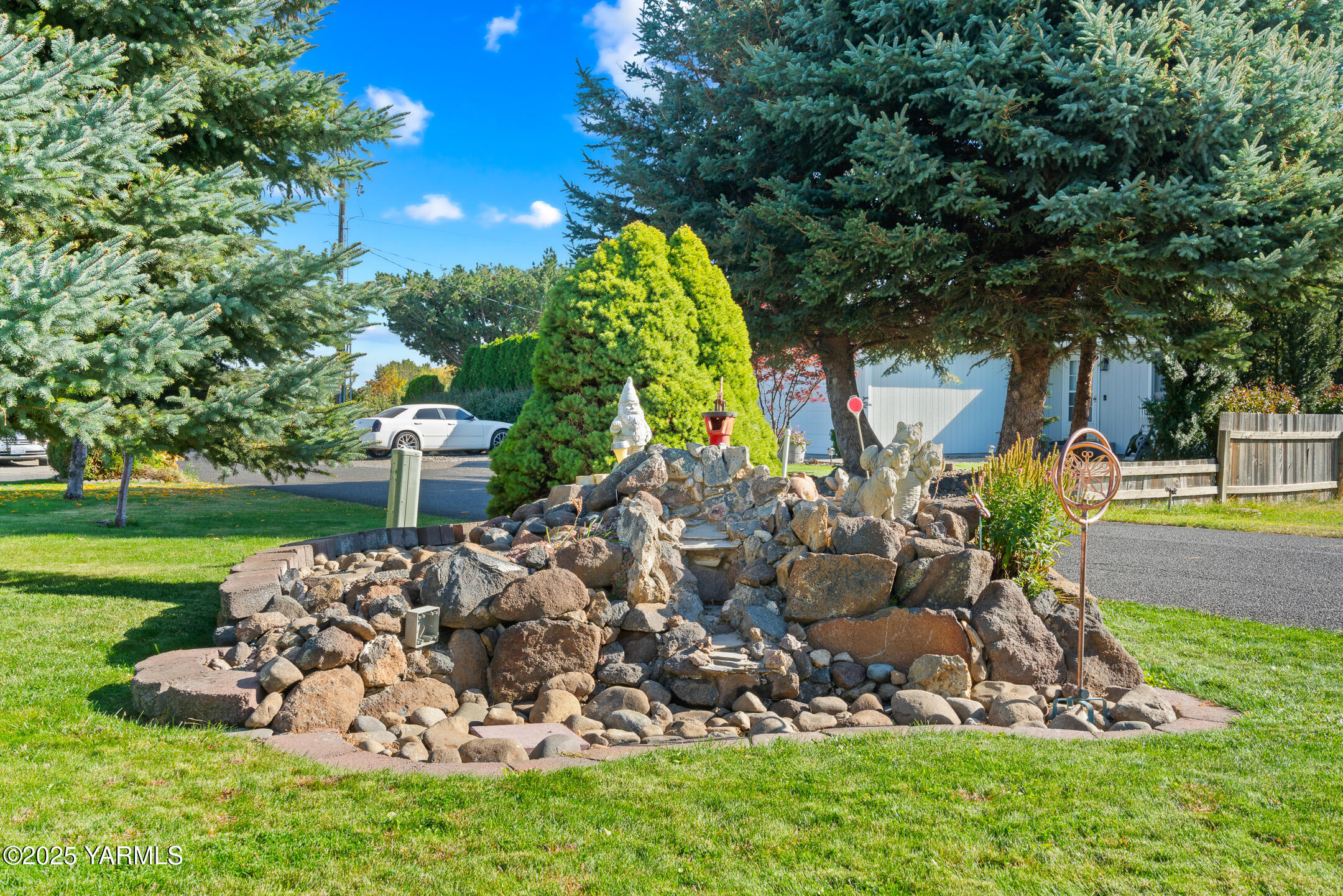 402 Orchard Ln