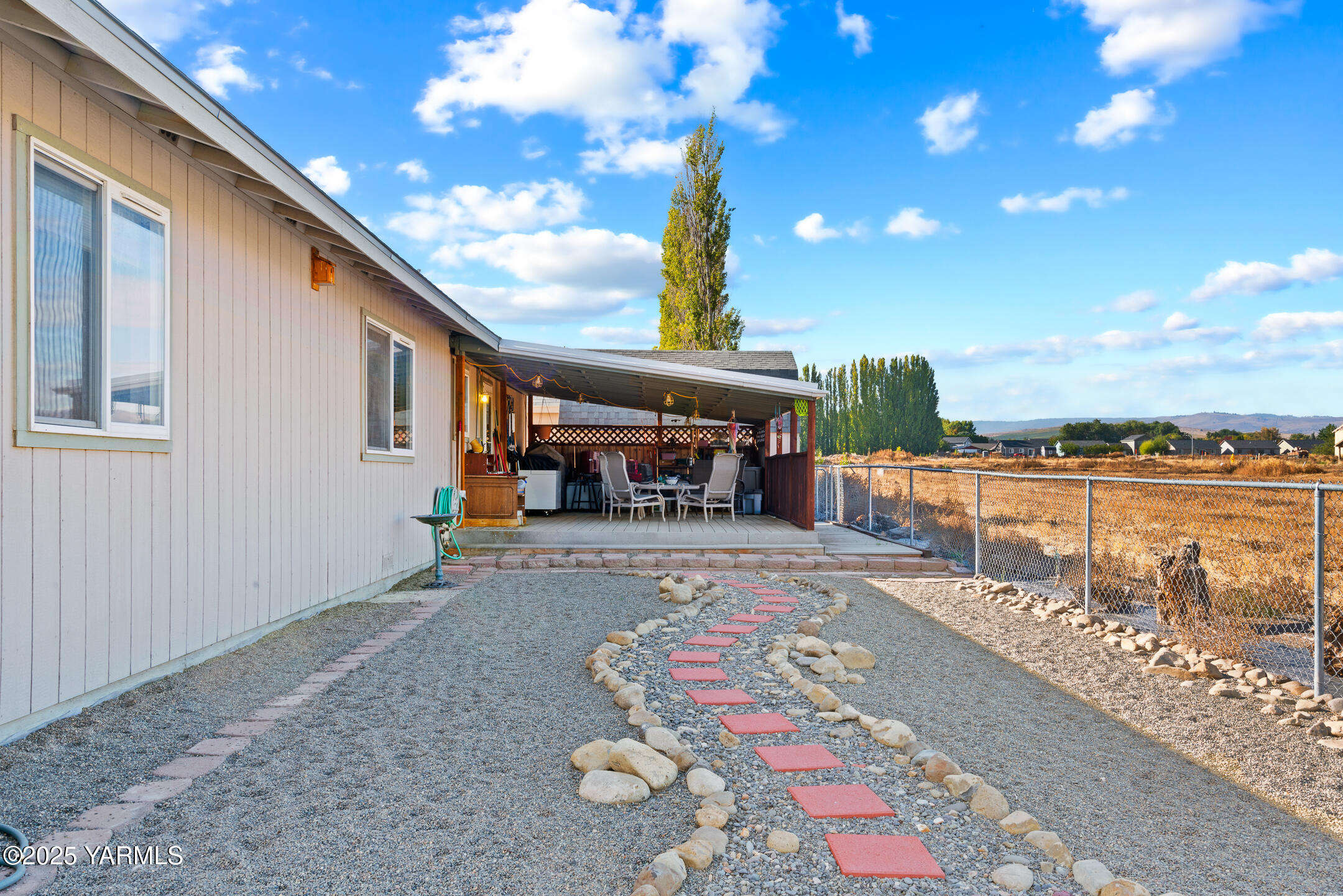 402 Orchard Ln