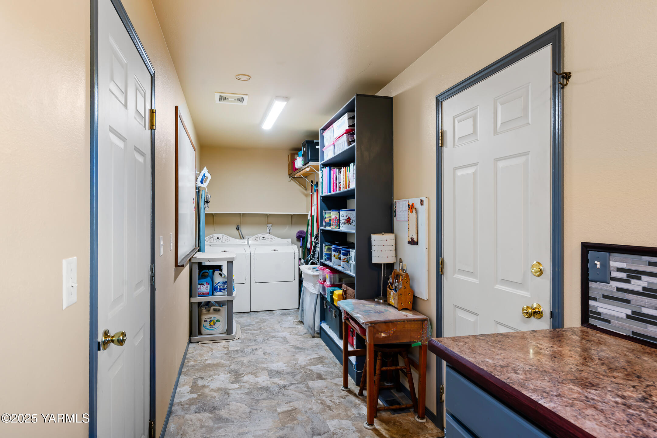 402 Orchard Ln