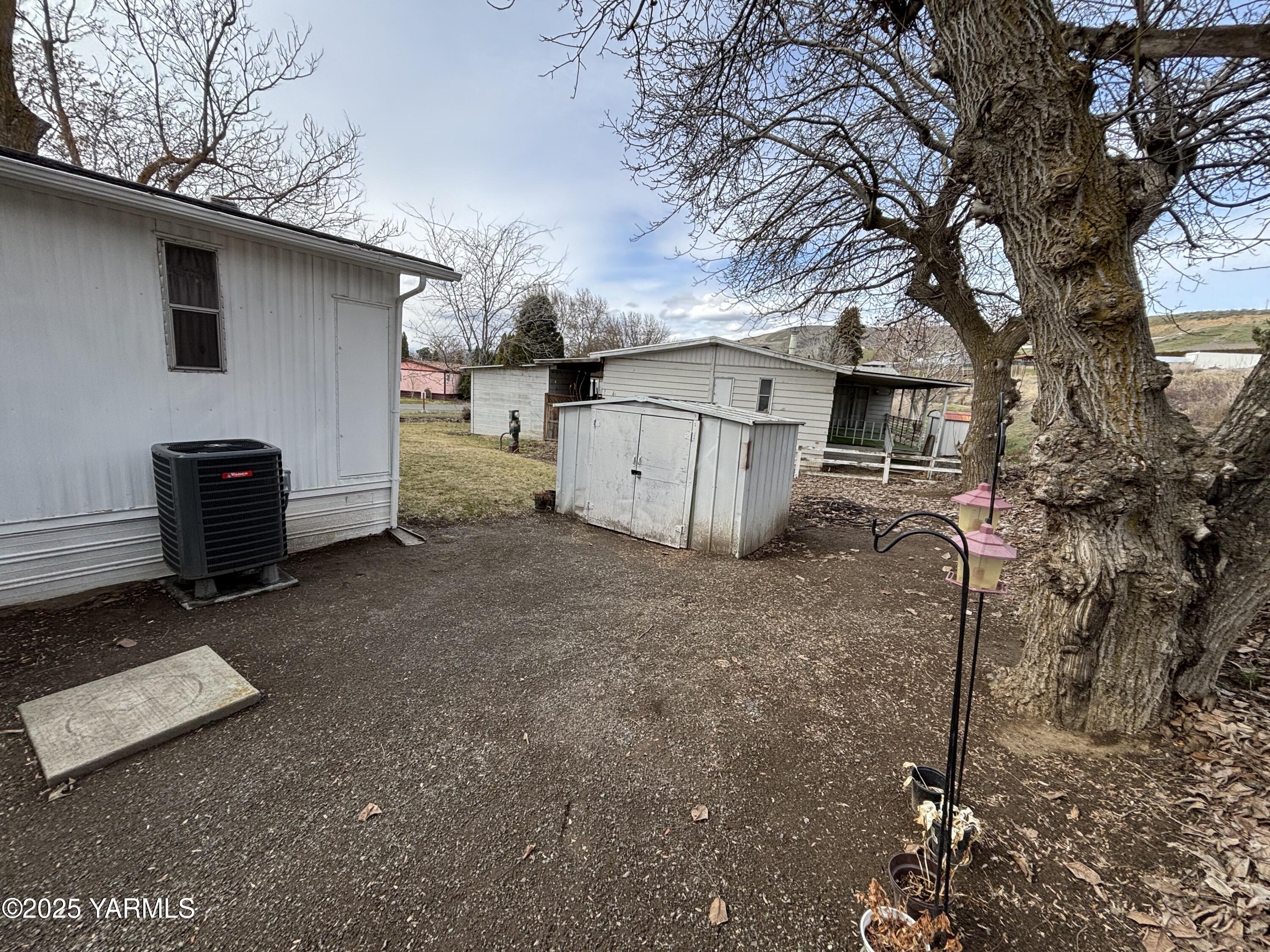 2205 Butterfield Rd Unit: 106