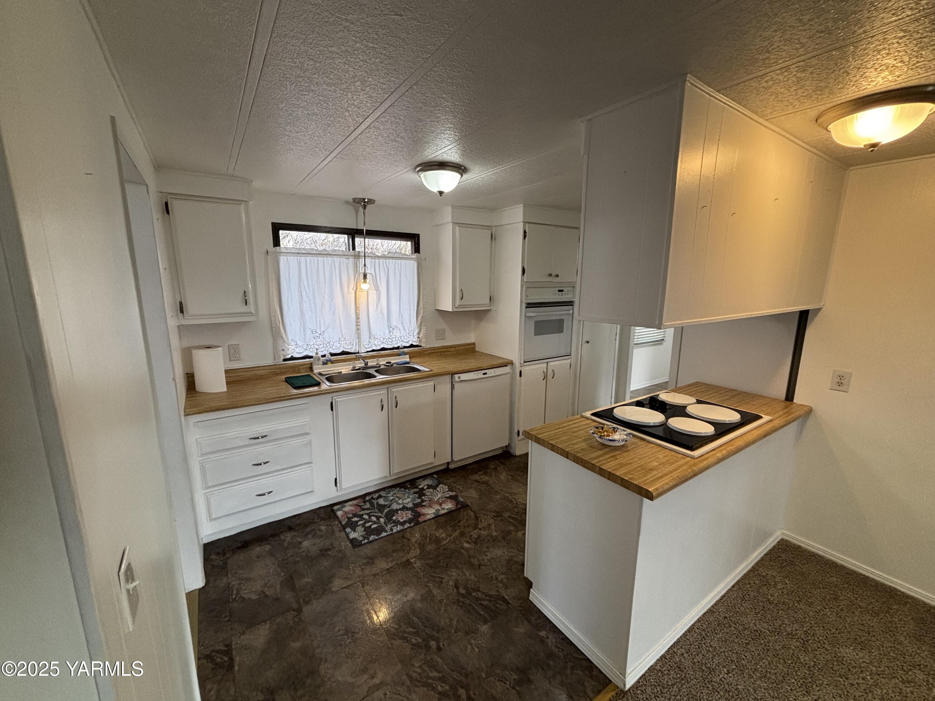 2205 Butterfield Rd Unit: 106