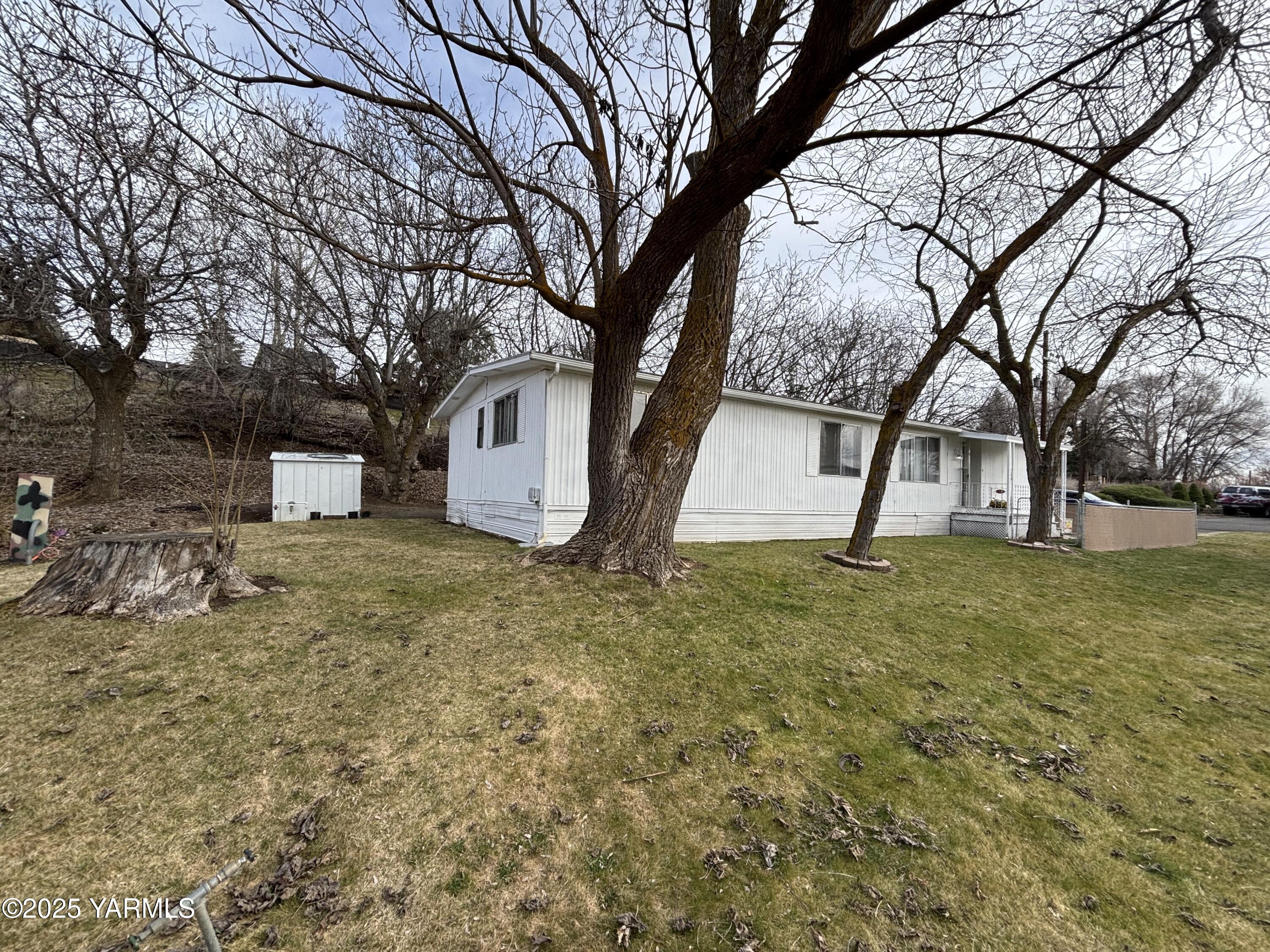 2205 Butterfield Rd Unit: 106