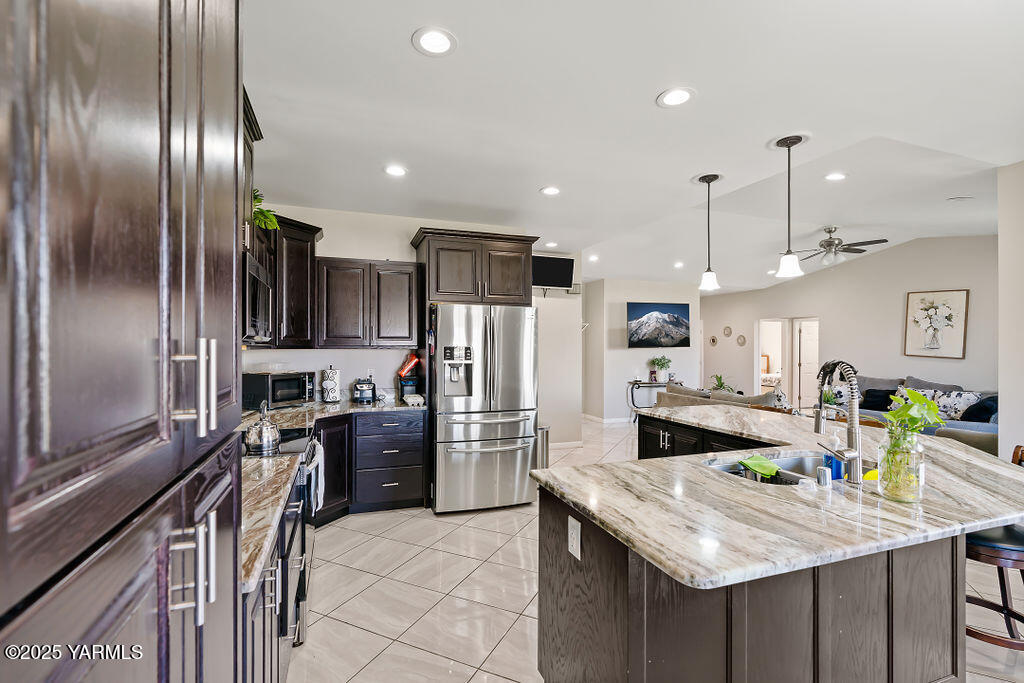 612 W Edison Rd