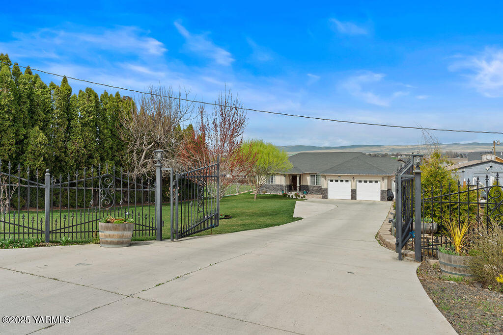 612 W Edison Rd