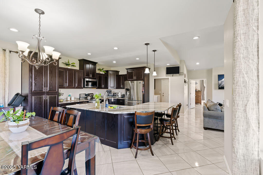 612 W Edison Rd
