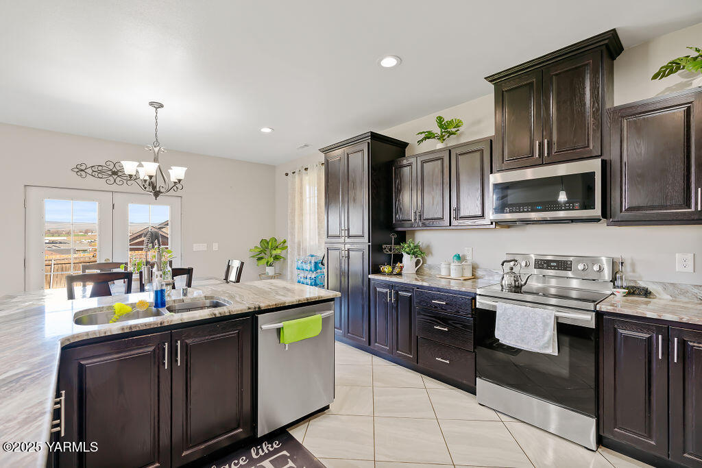 612 W Edison Rd