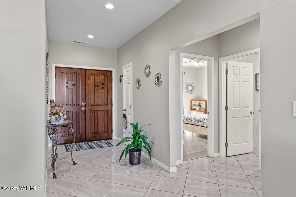 612 W Edison Rd