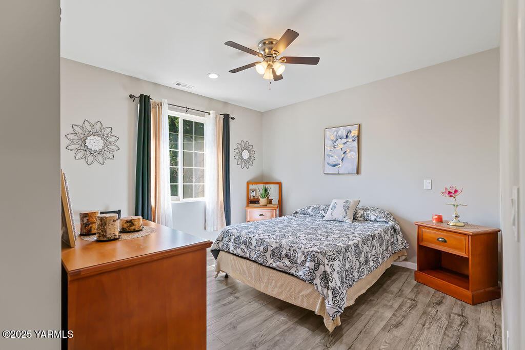 612 W Edison Rd
