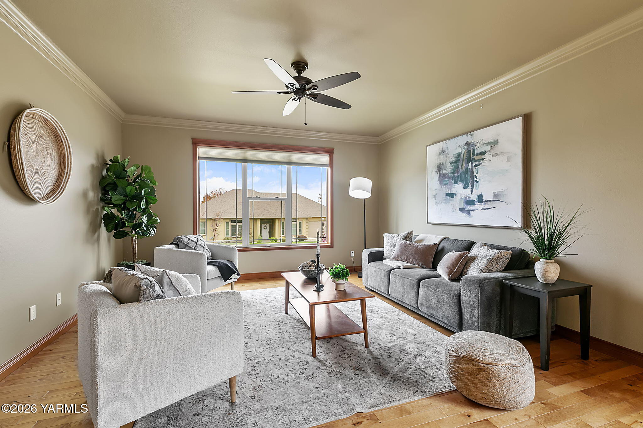 214 S 92nd Ave