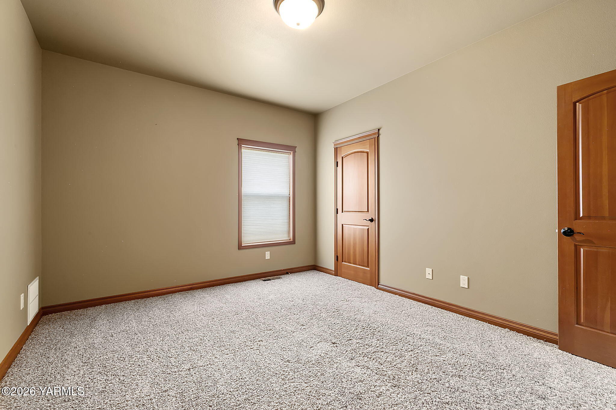 214 S 92nd Ave