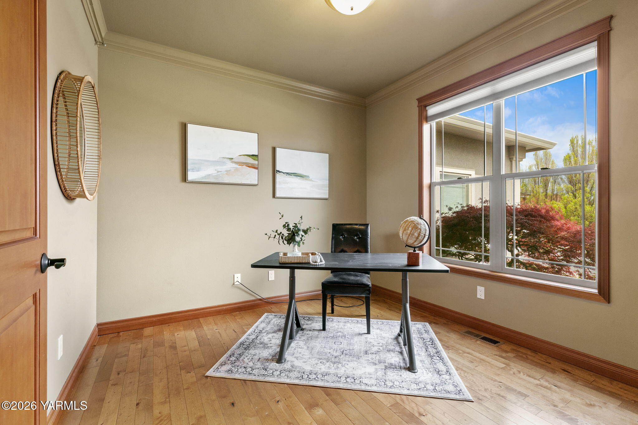 214 S 92nd Ave