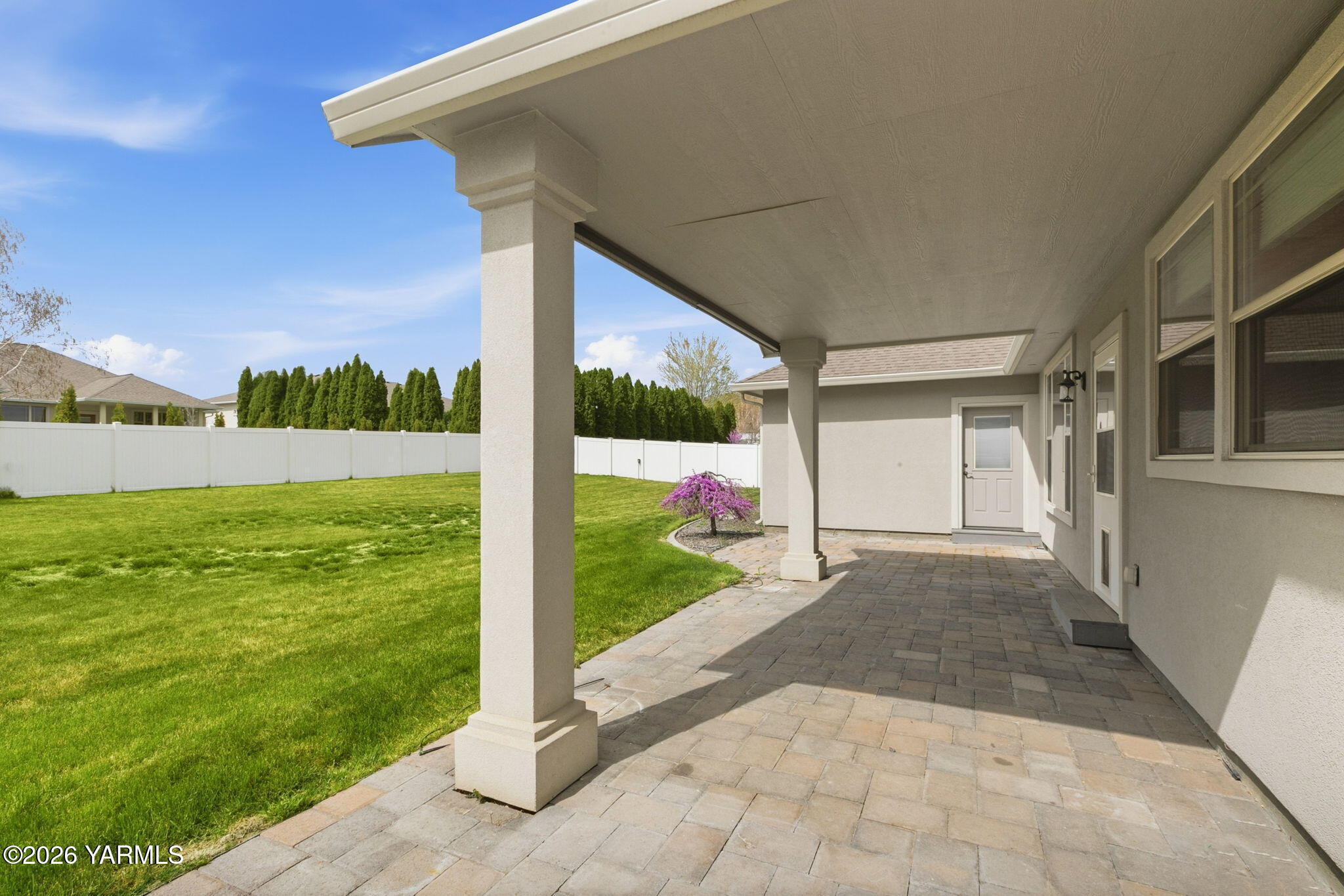 214 S 92nd Ave