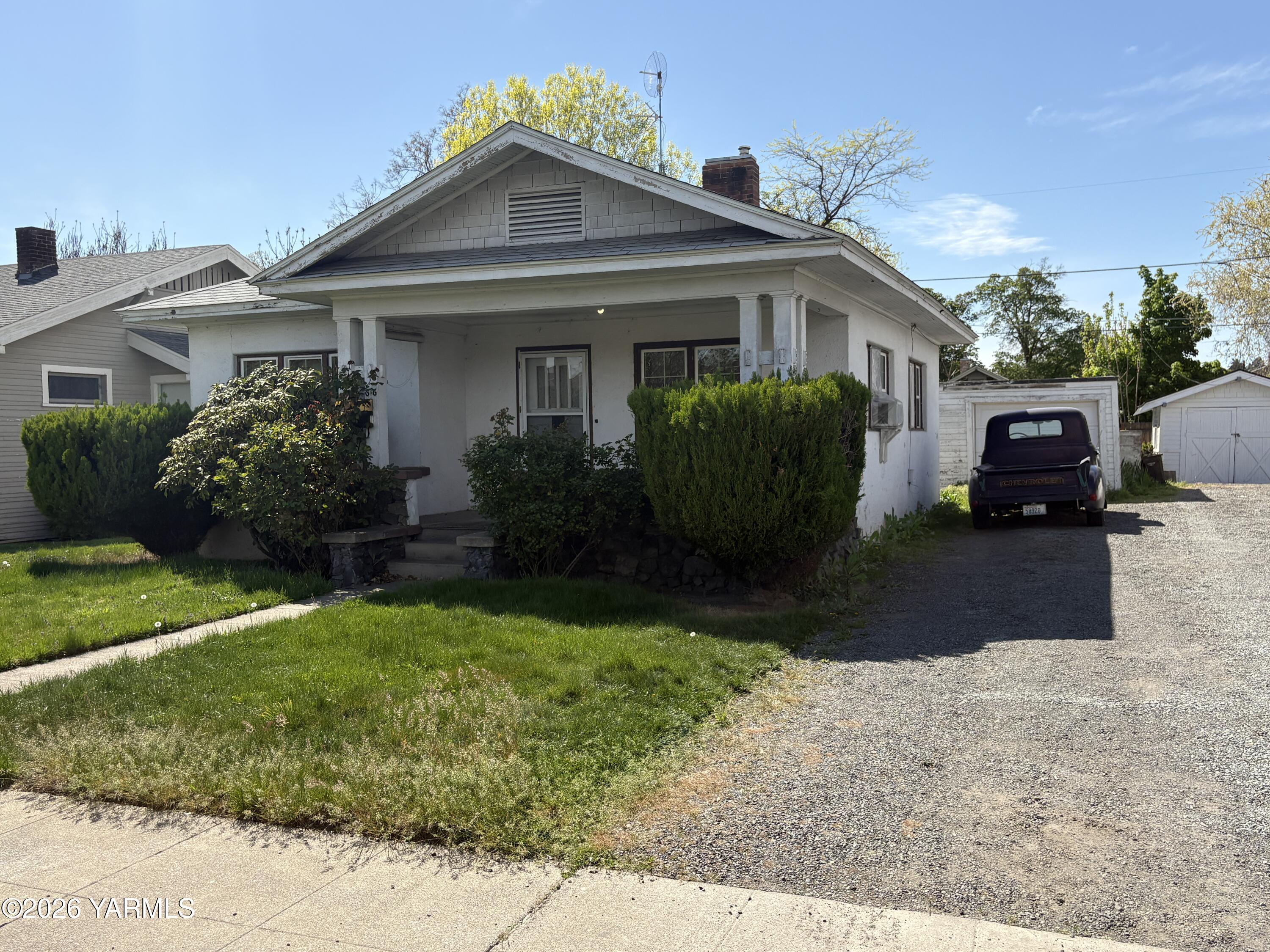 616 S 13th Ave