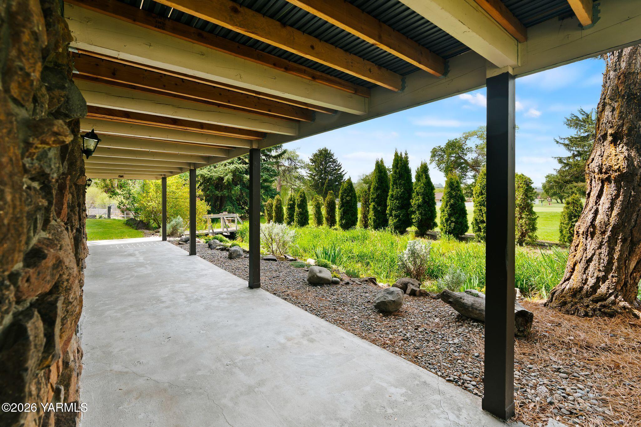 472 Vista Ln