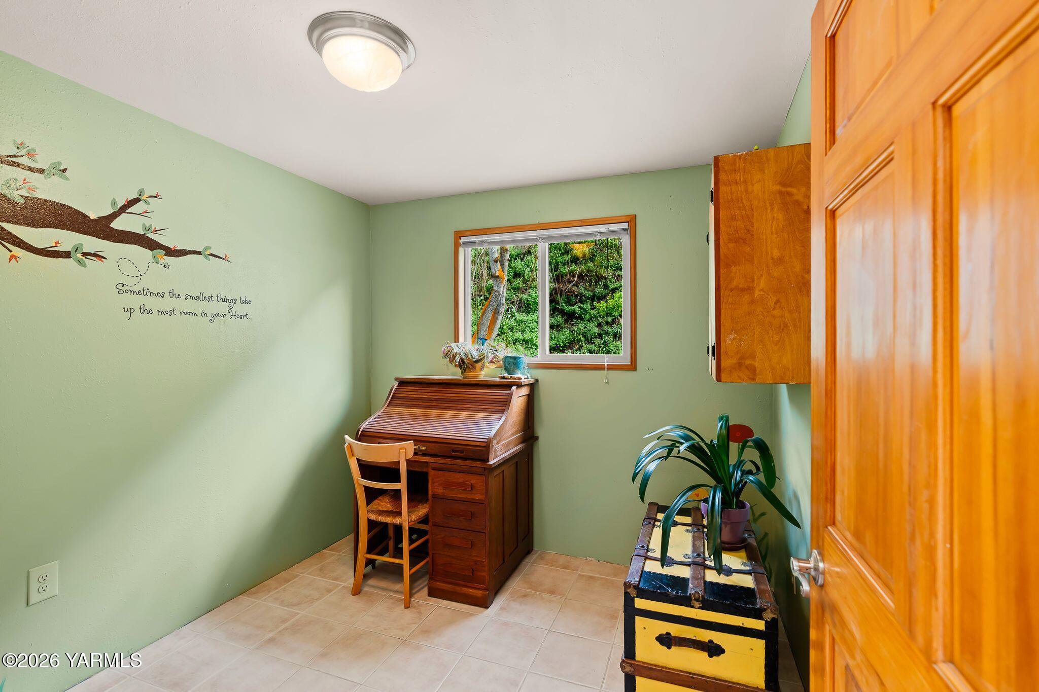 472 Vista Ln