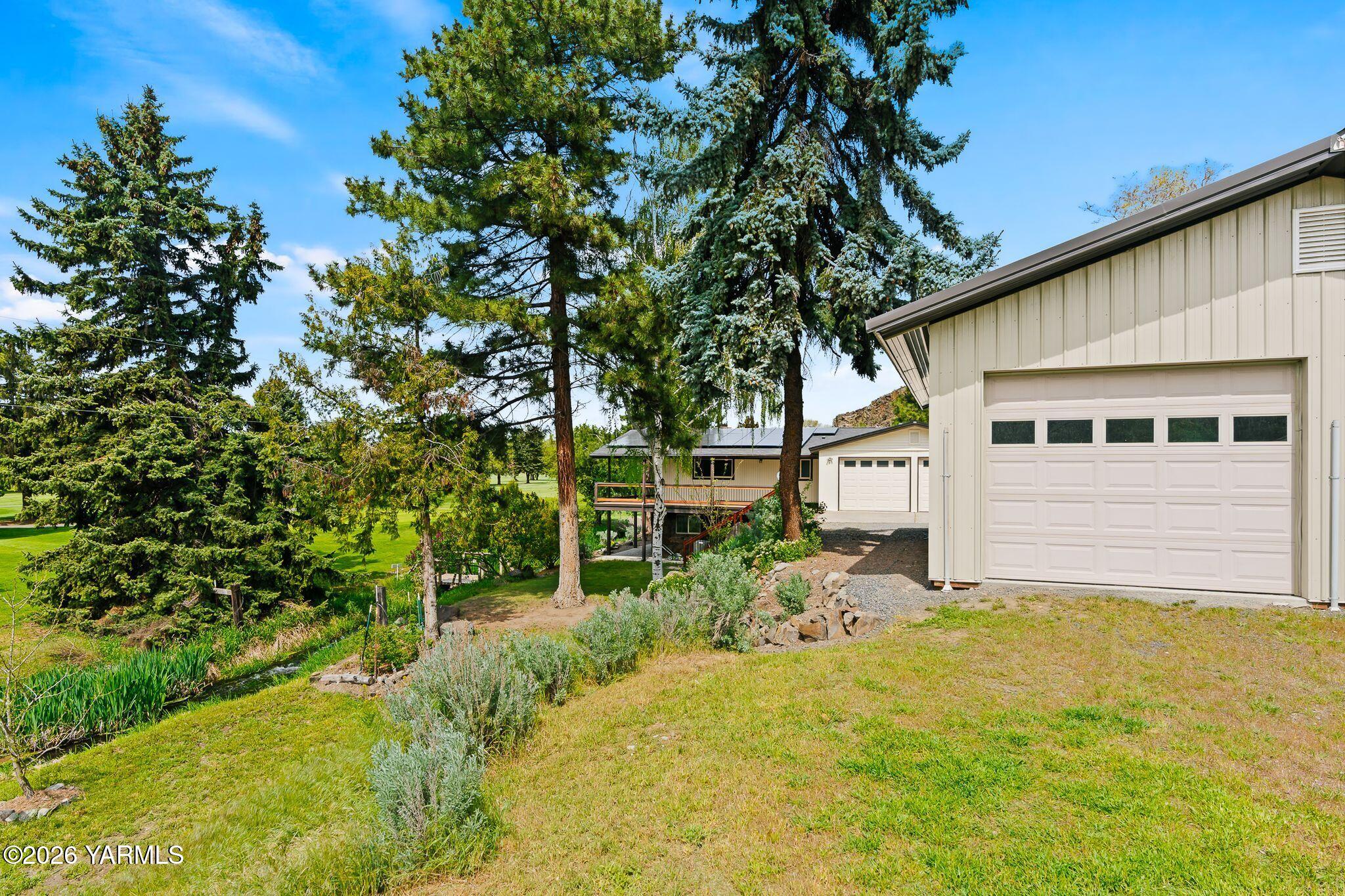 472 Vista Ln